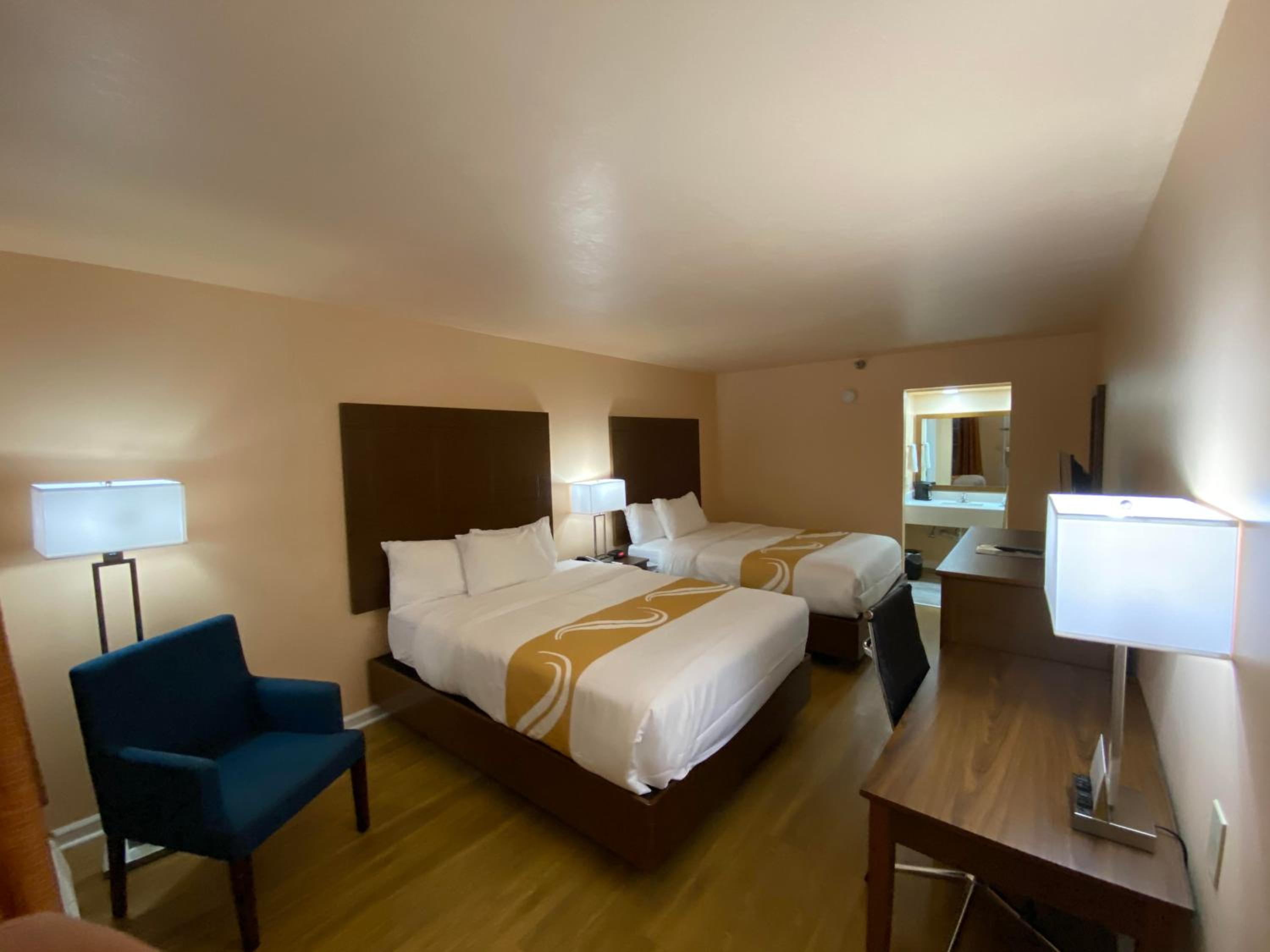 Queen Room With Two Queen Beds - Non-Smoking