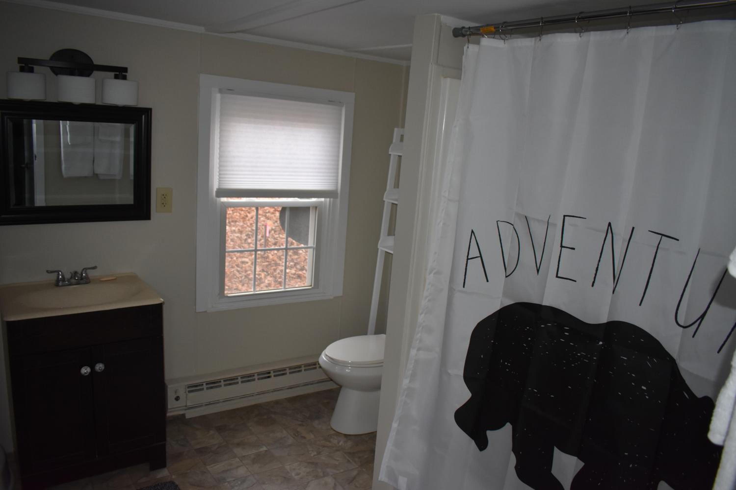 Three-Bedroom House - Photo 3