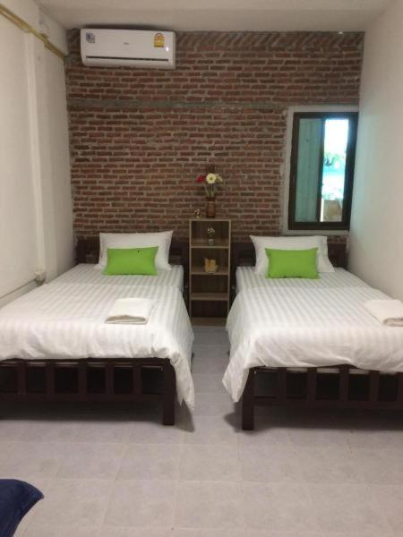 Deluxe Twin Room - Photo 2