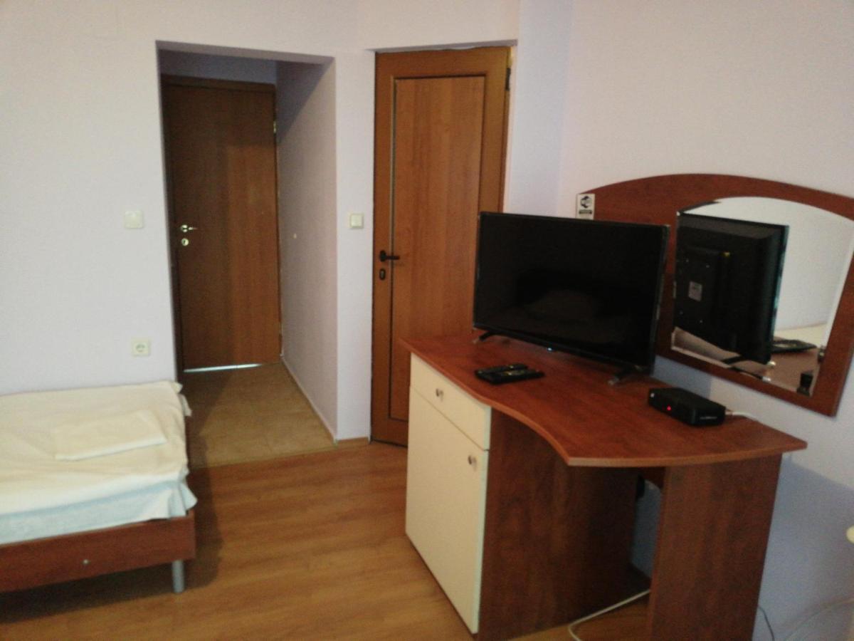 Family Room photo 2