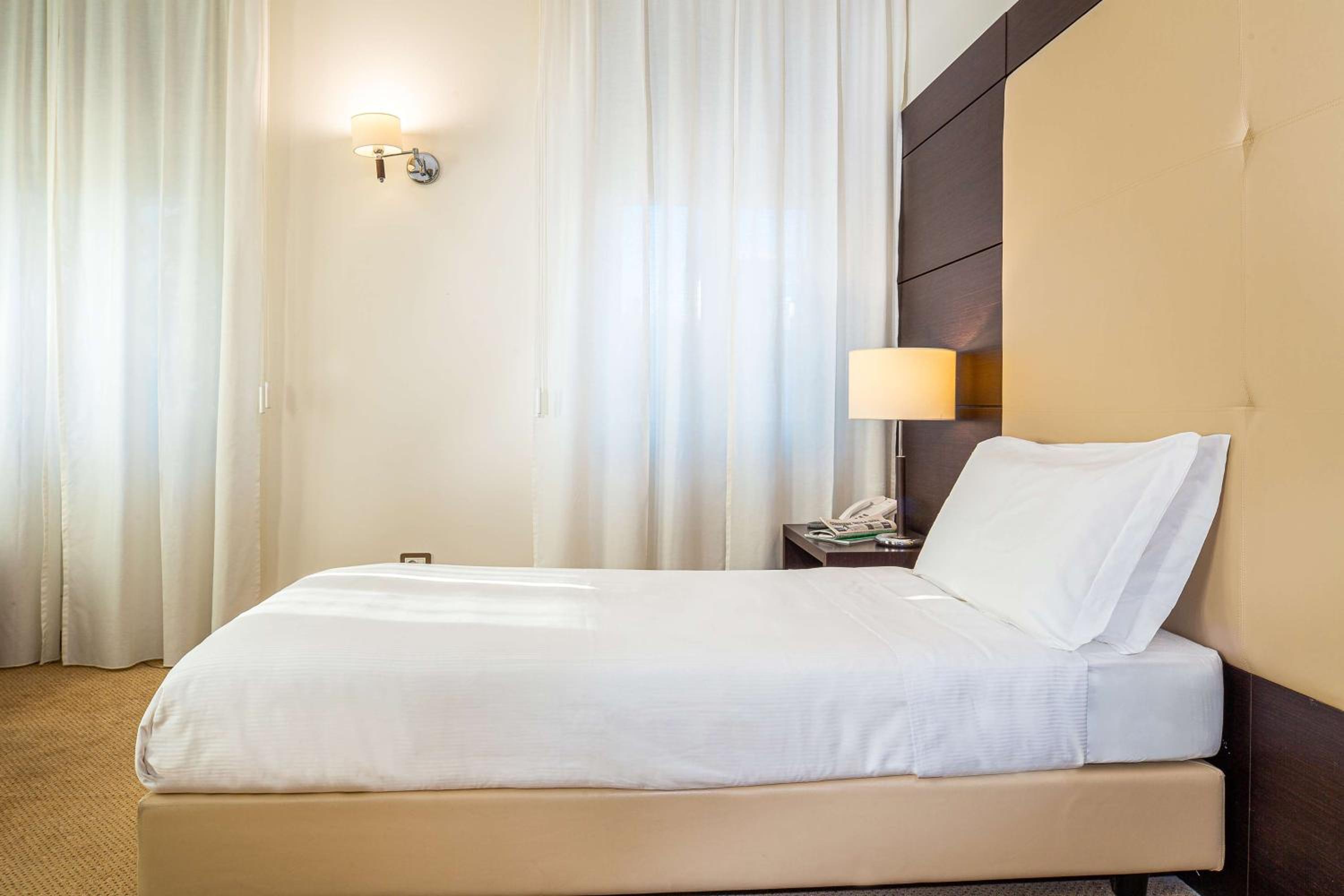 Standard Single Room - Photo 1