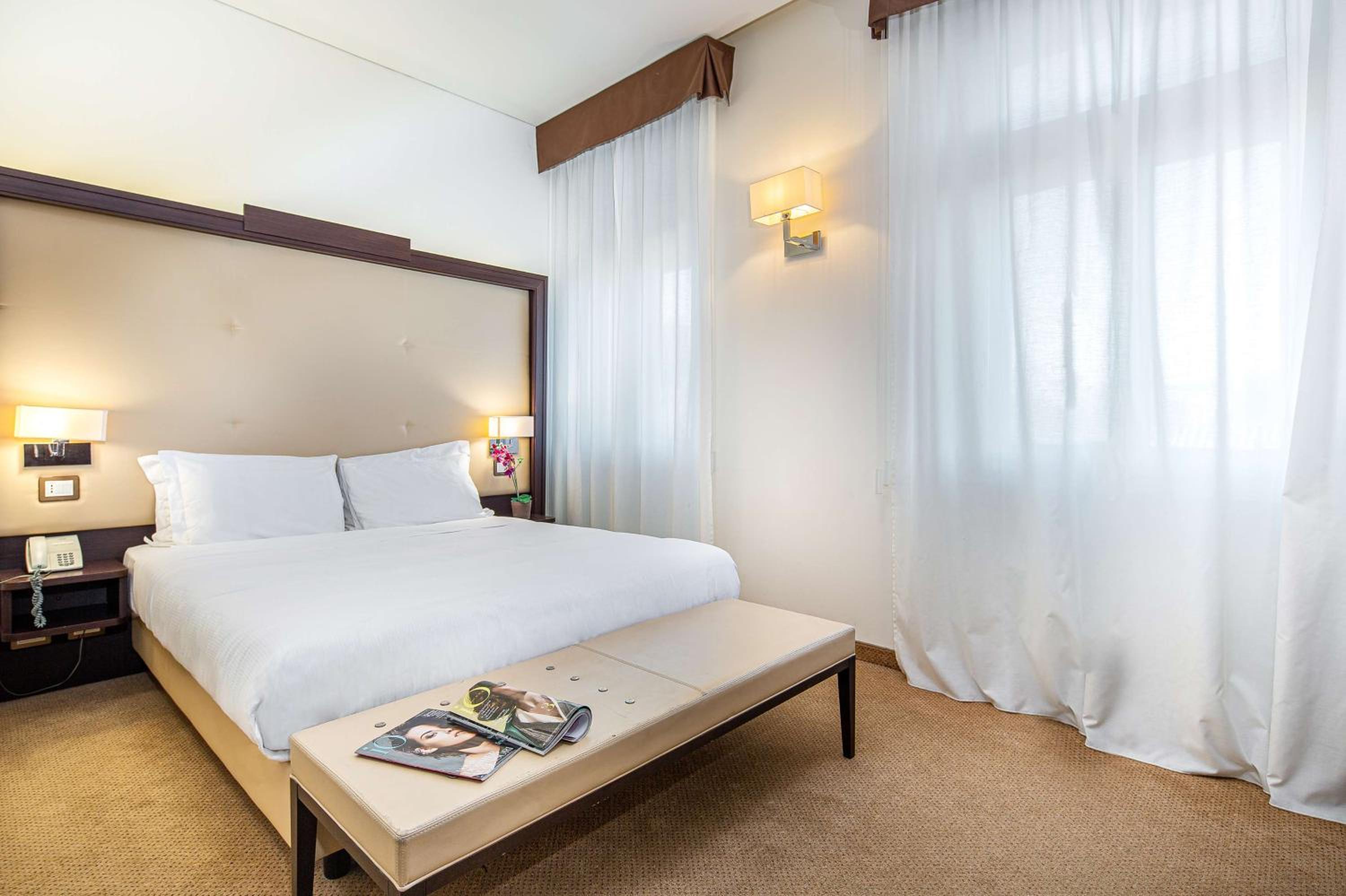 Standard Queen Room - Photo 1