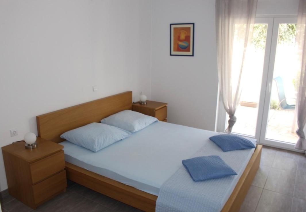 Apartment with Terrace - Photo 1