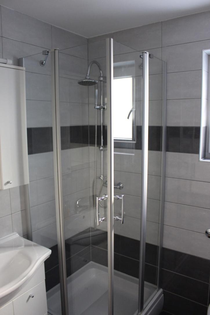 Apartment with Terrace - Photo 8