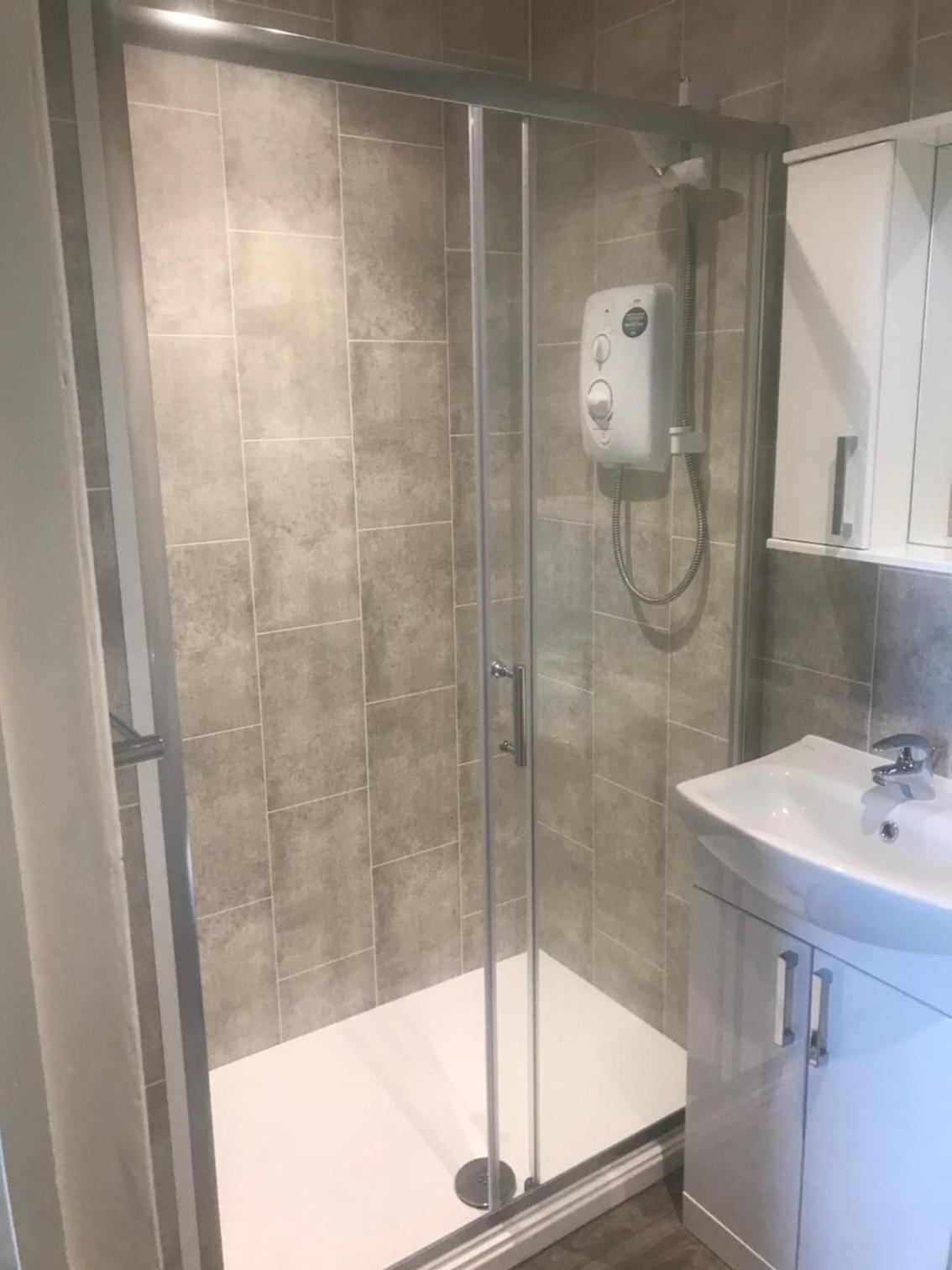 Family Room with Private Bathroom photo 3