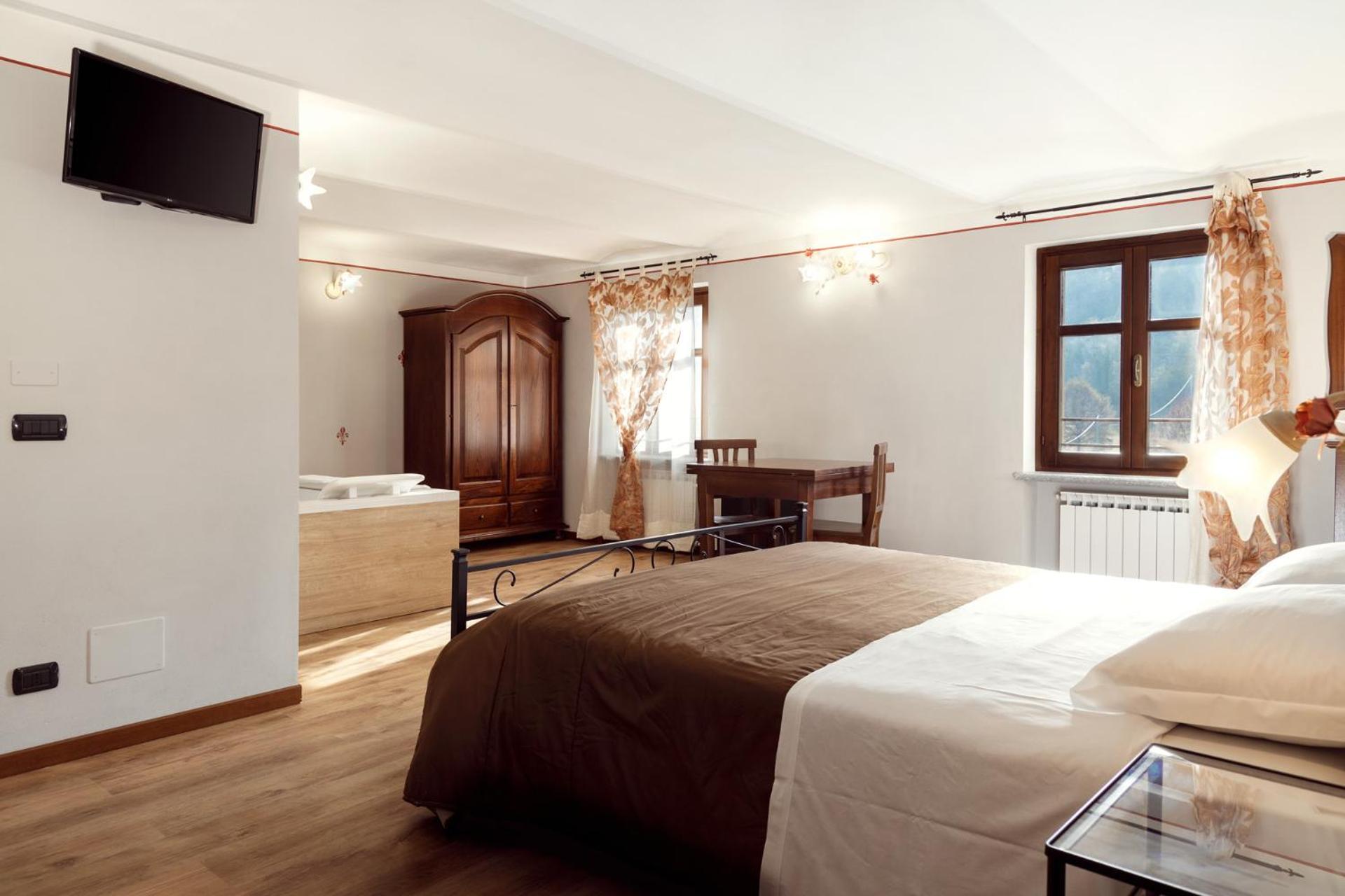 Queen Room with Spa Bath - Photo 2