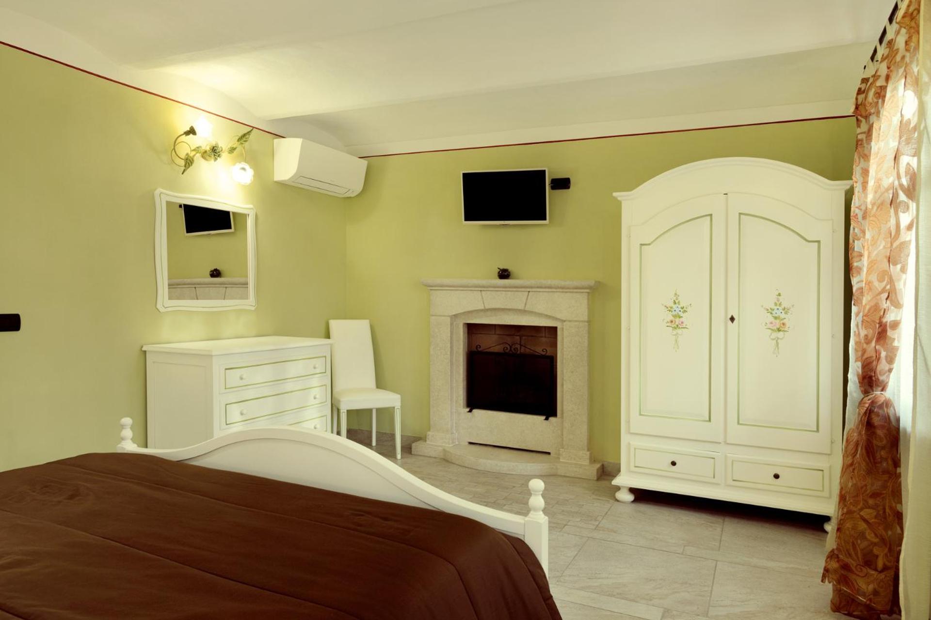 Double Room - Photo 2