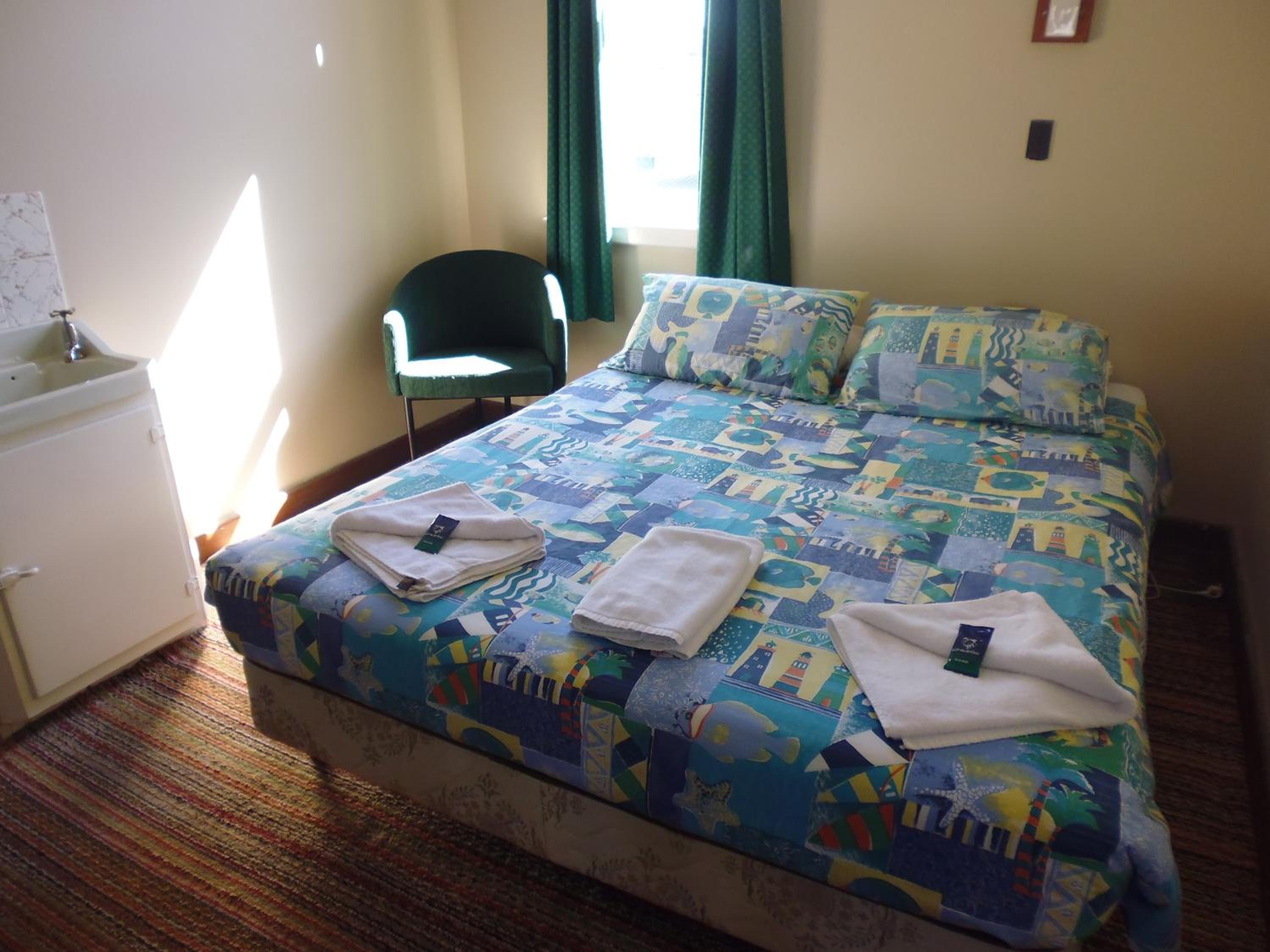 Budget Double Room photo 3