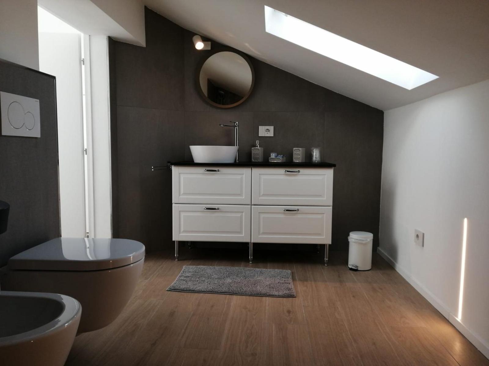 Double Room with Private External Bathroom - Photo 4