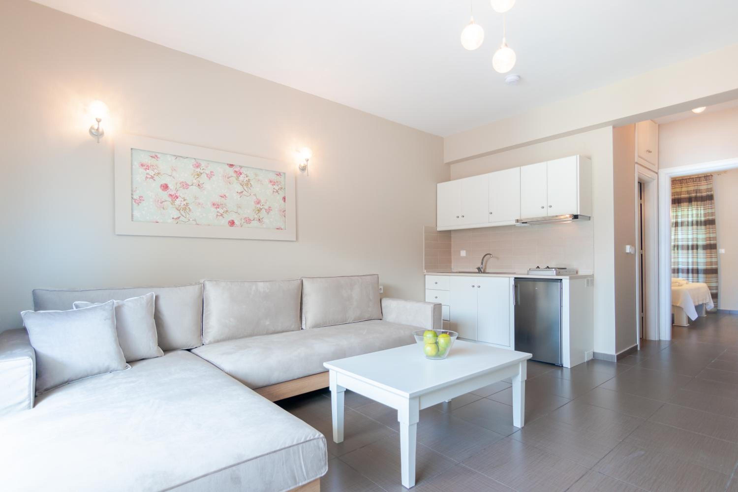 One-Bedroom Executive Apartment photo 2