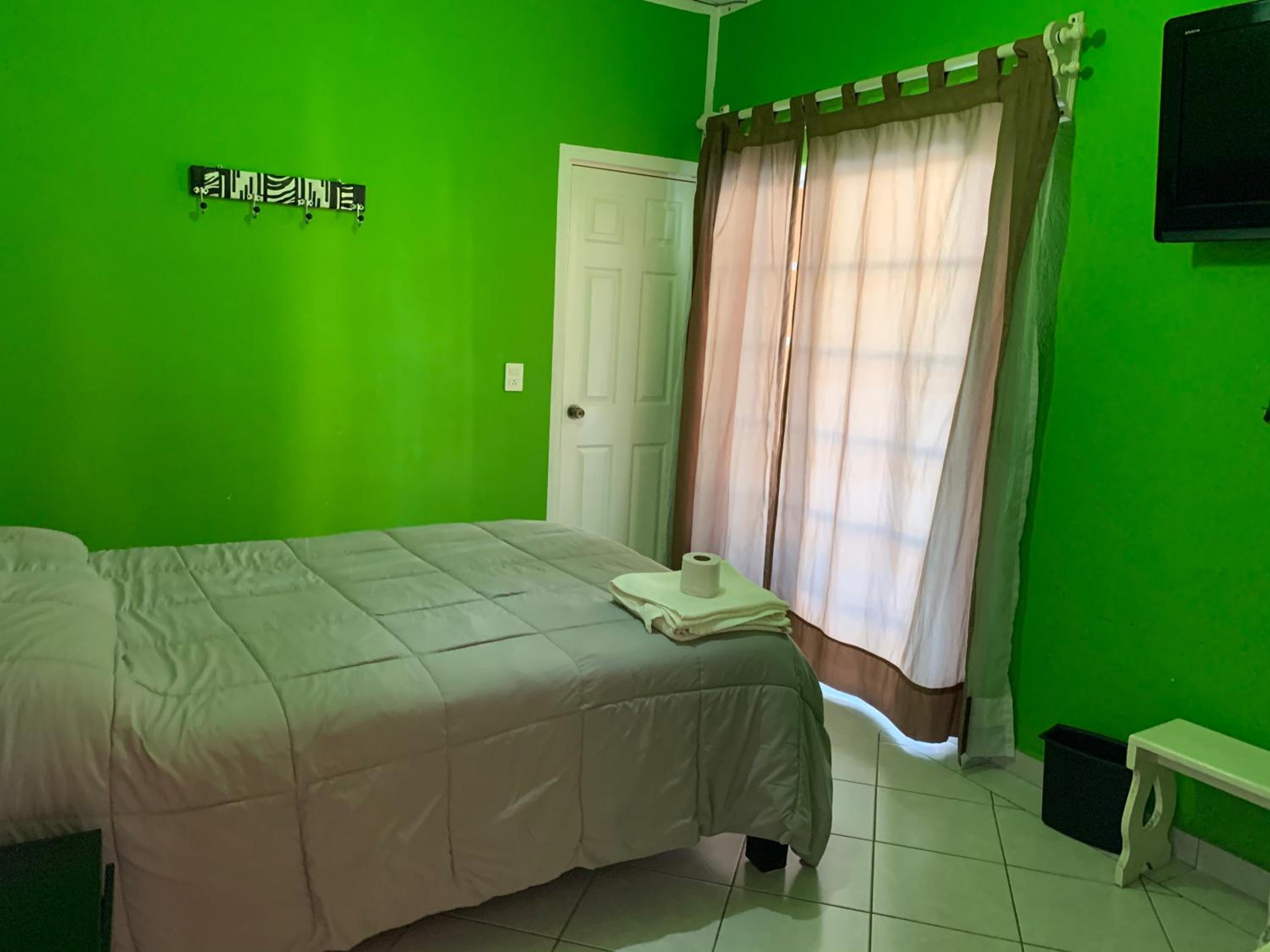 Double Room - Photo 13