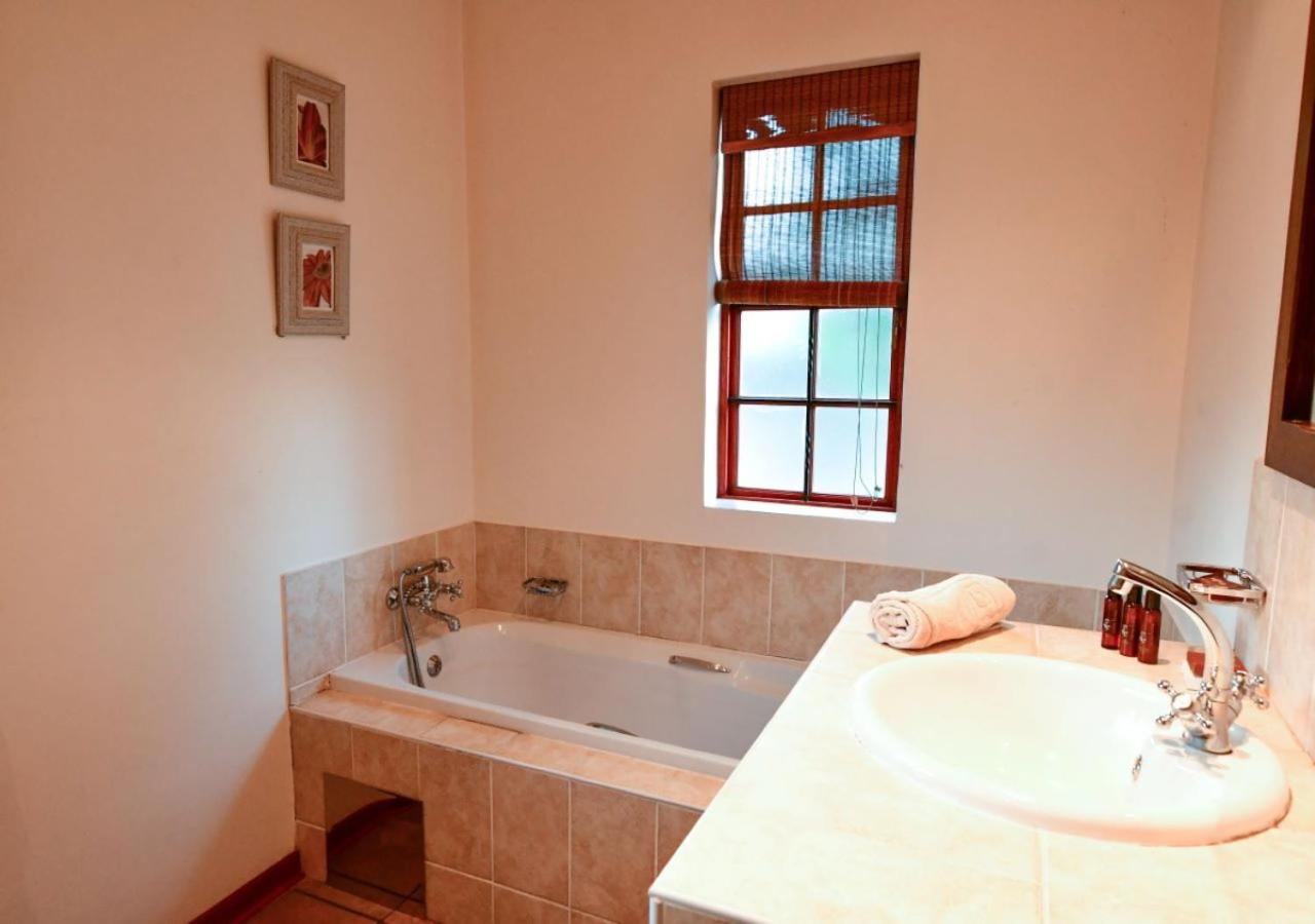 King Room with Mountain View - Photo 9