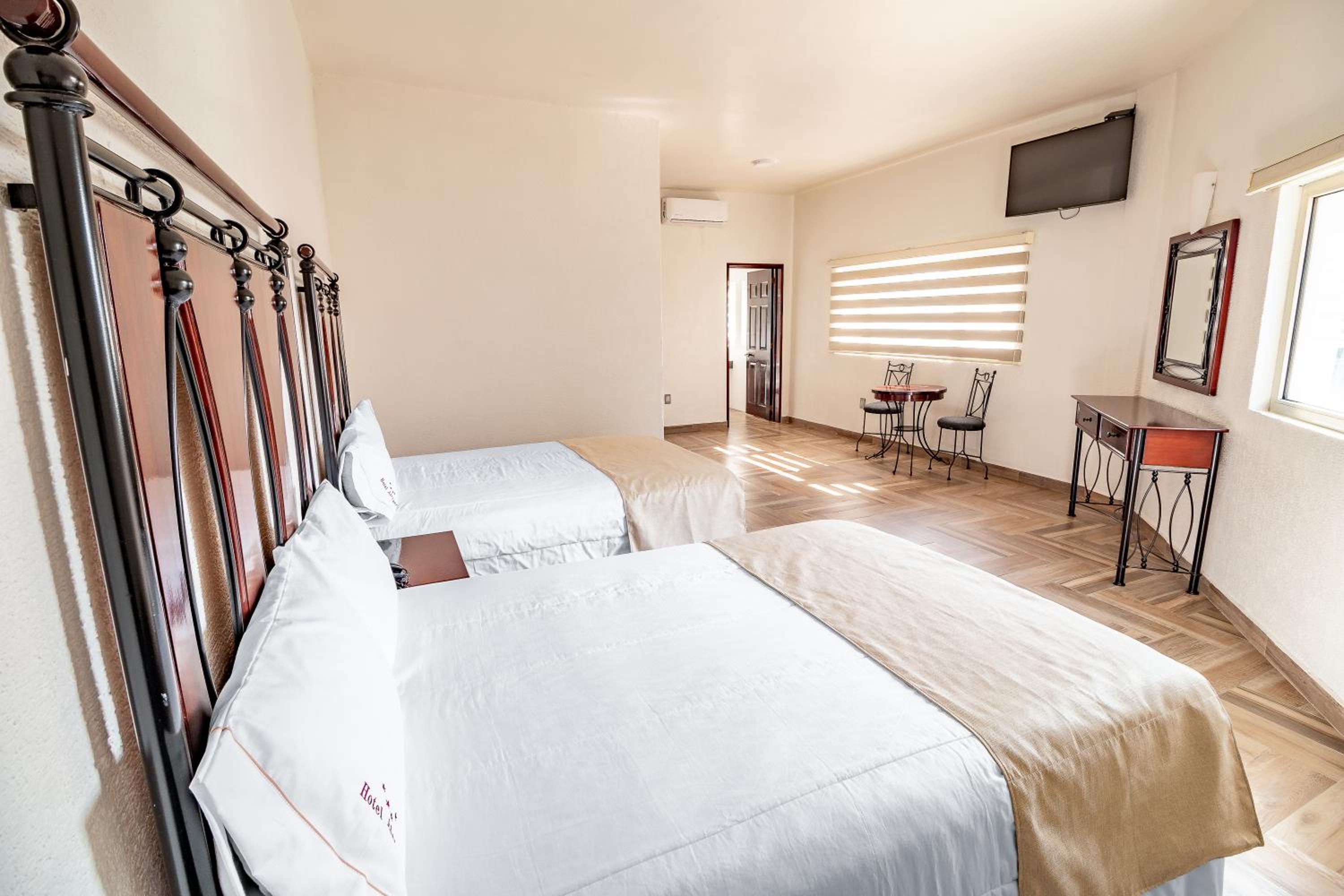 Double Room with Two Double Beds - Photo 49