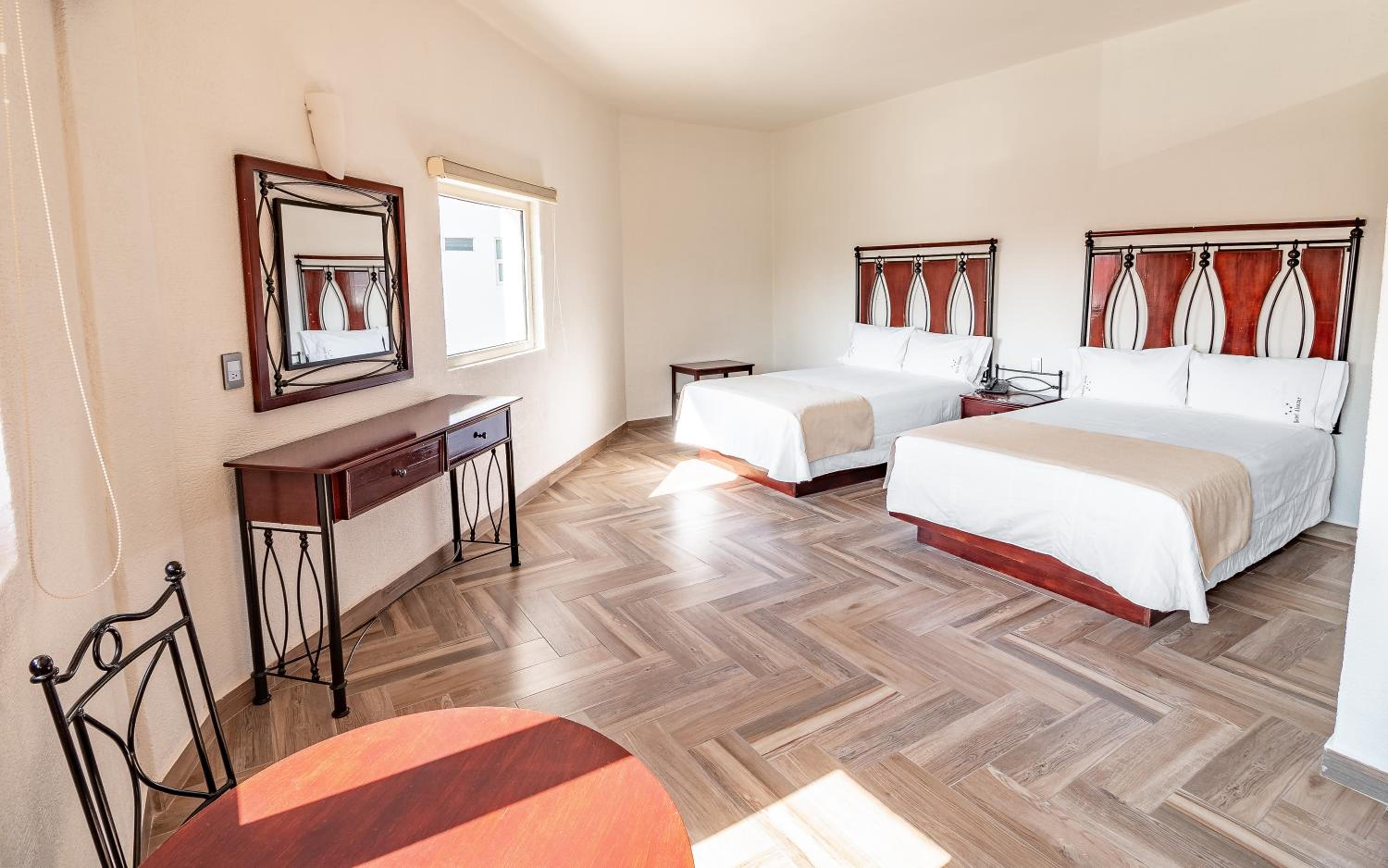 Double Room with Two Double Beds - Photo 48