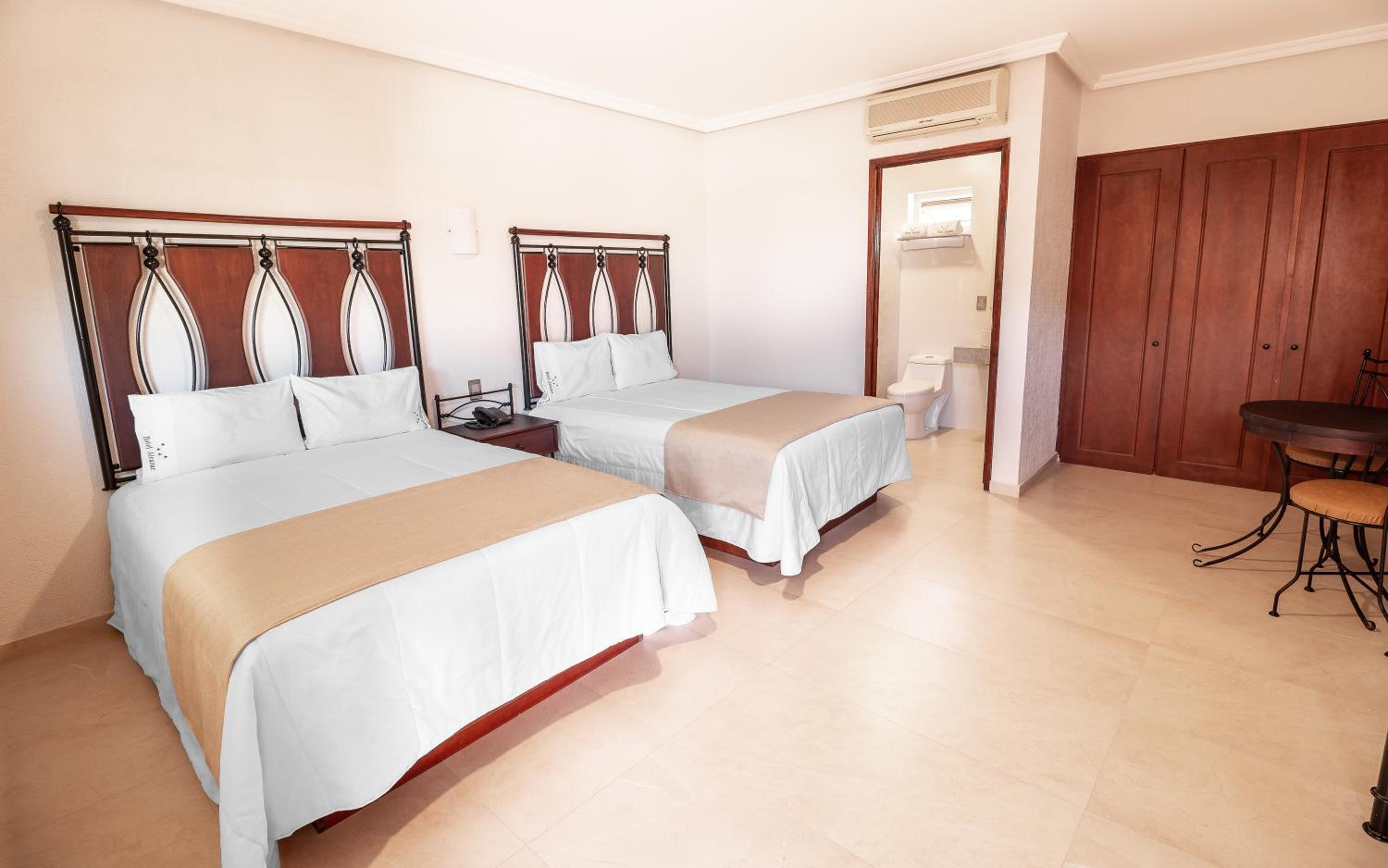 Double Room with Two Double Beds - Photo 53