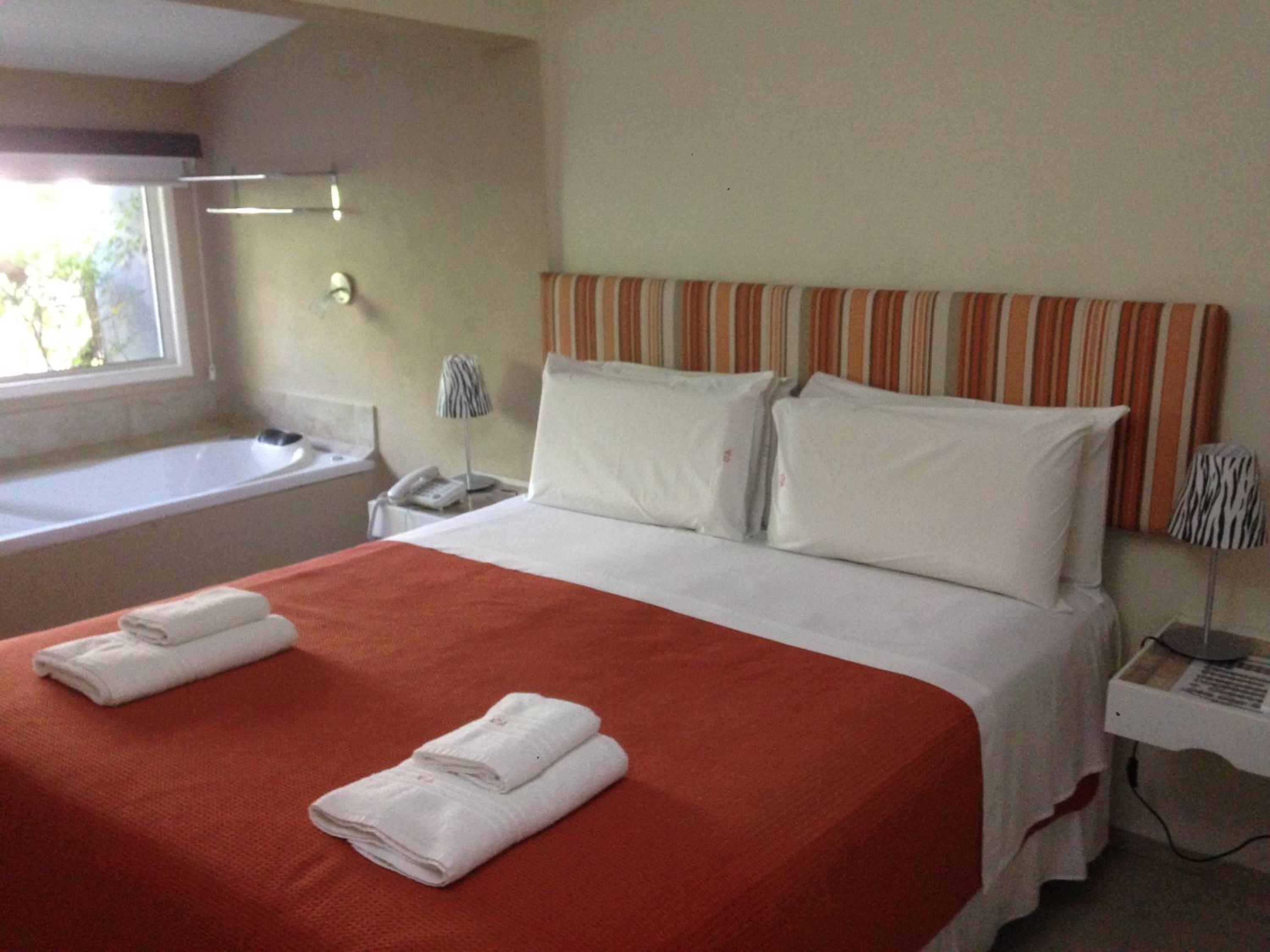 Double Room with Spa Bath photo 1