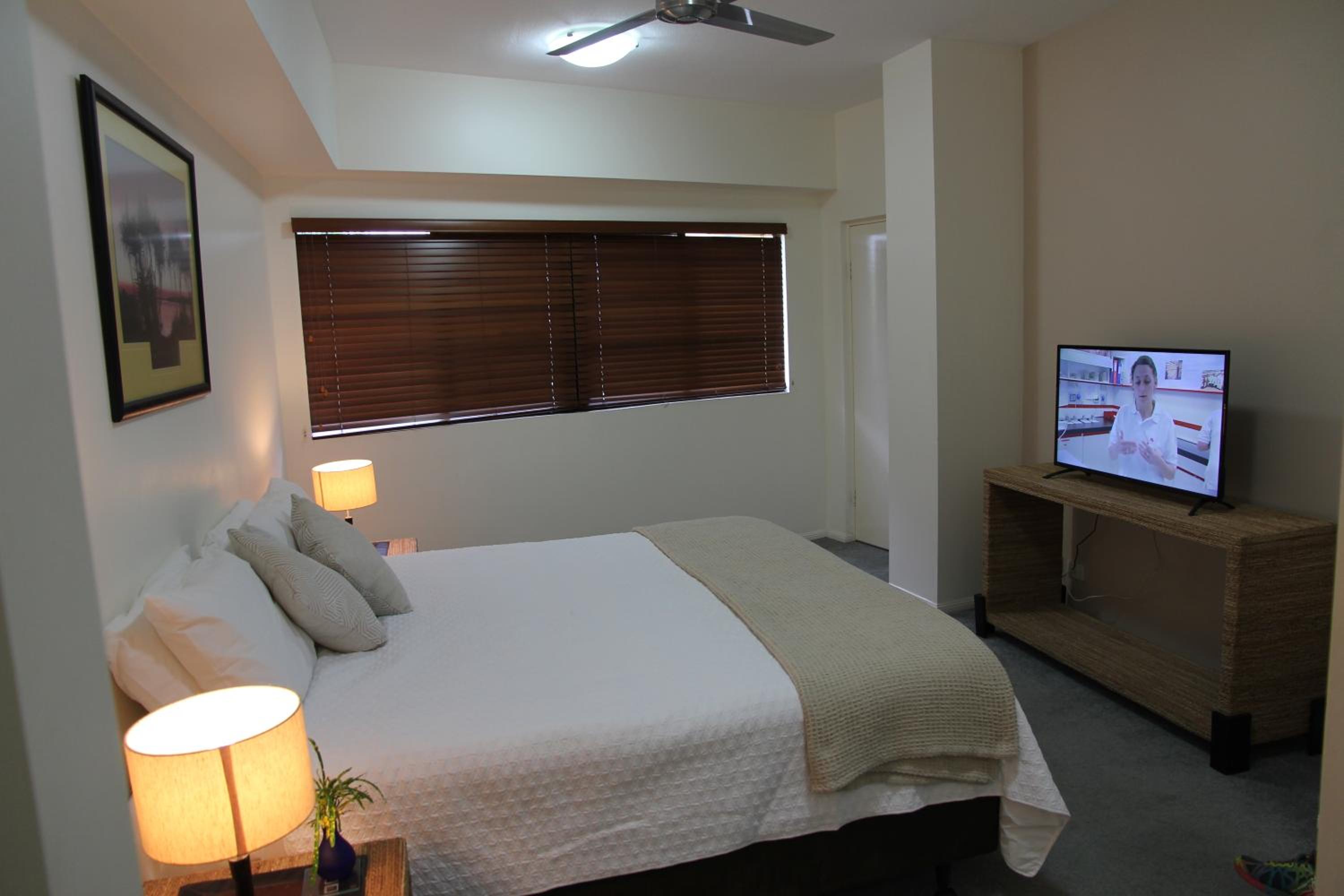 Three-Bedroom Apartment with Harbour View photo 3
