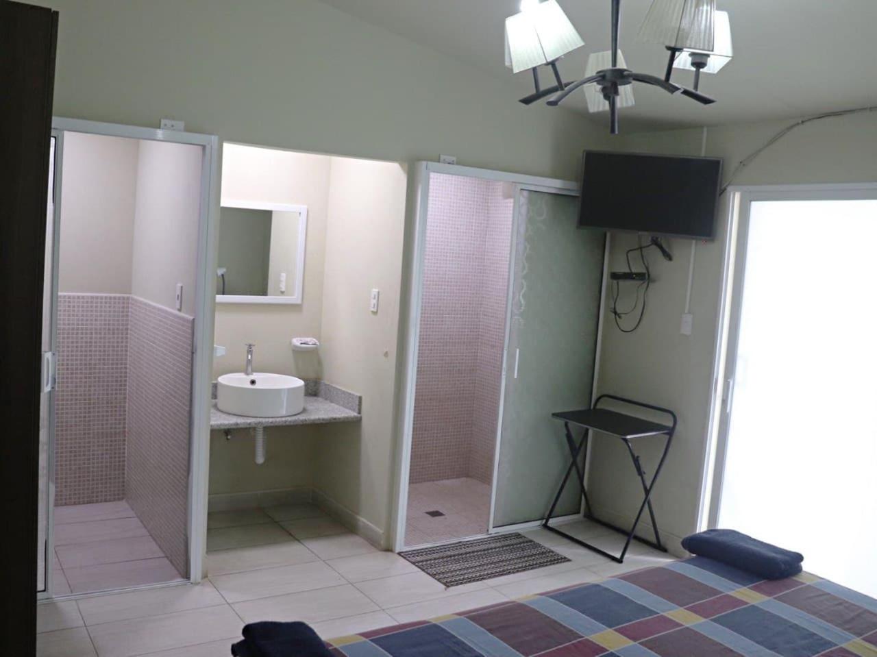 Deluxe Family Room photo 2