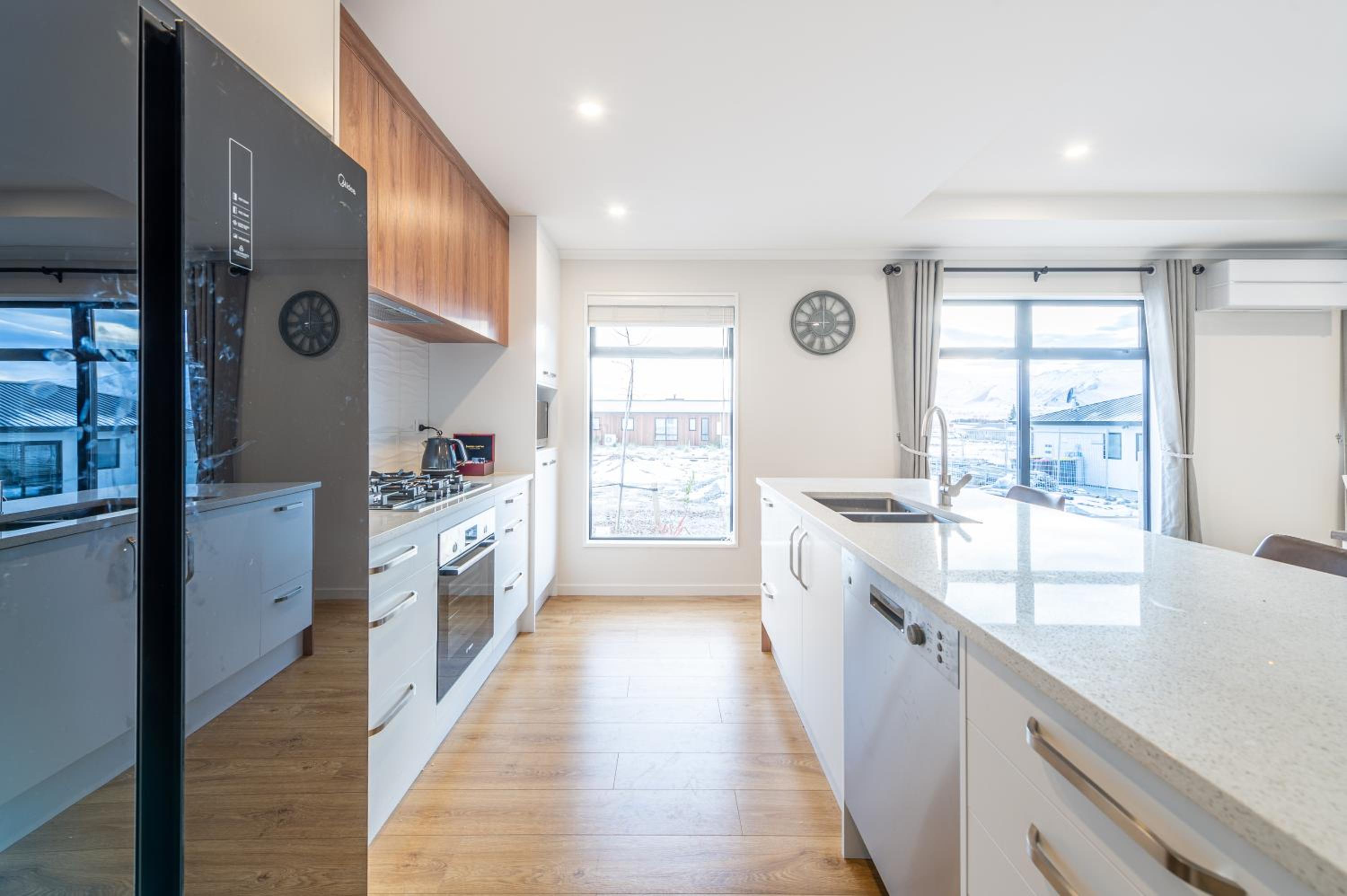 Three-Bedroom Apartment - Photo 7