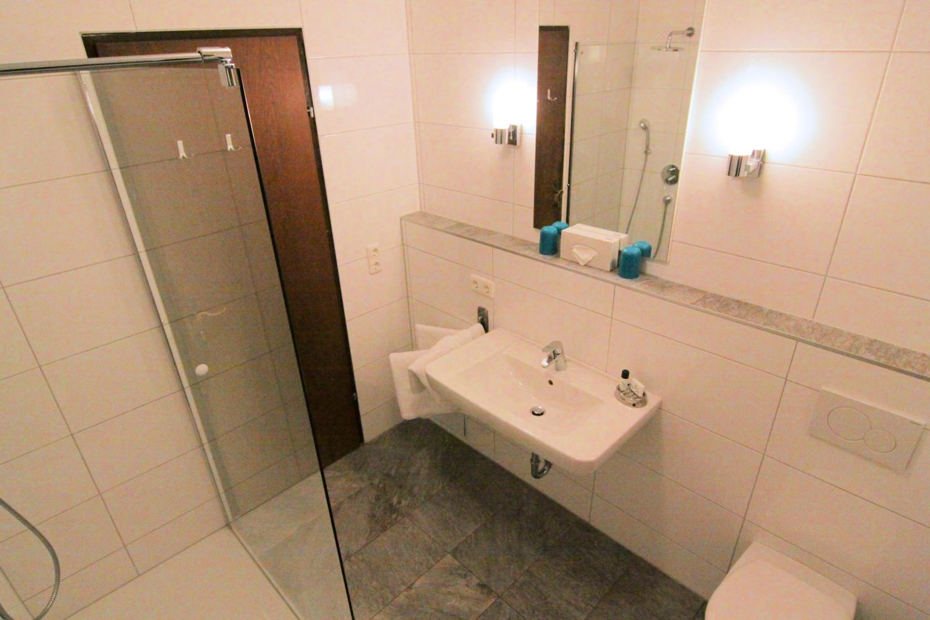 Deluxe Double Room with Balcony photo 2