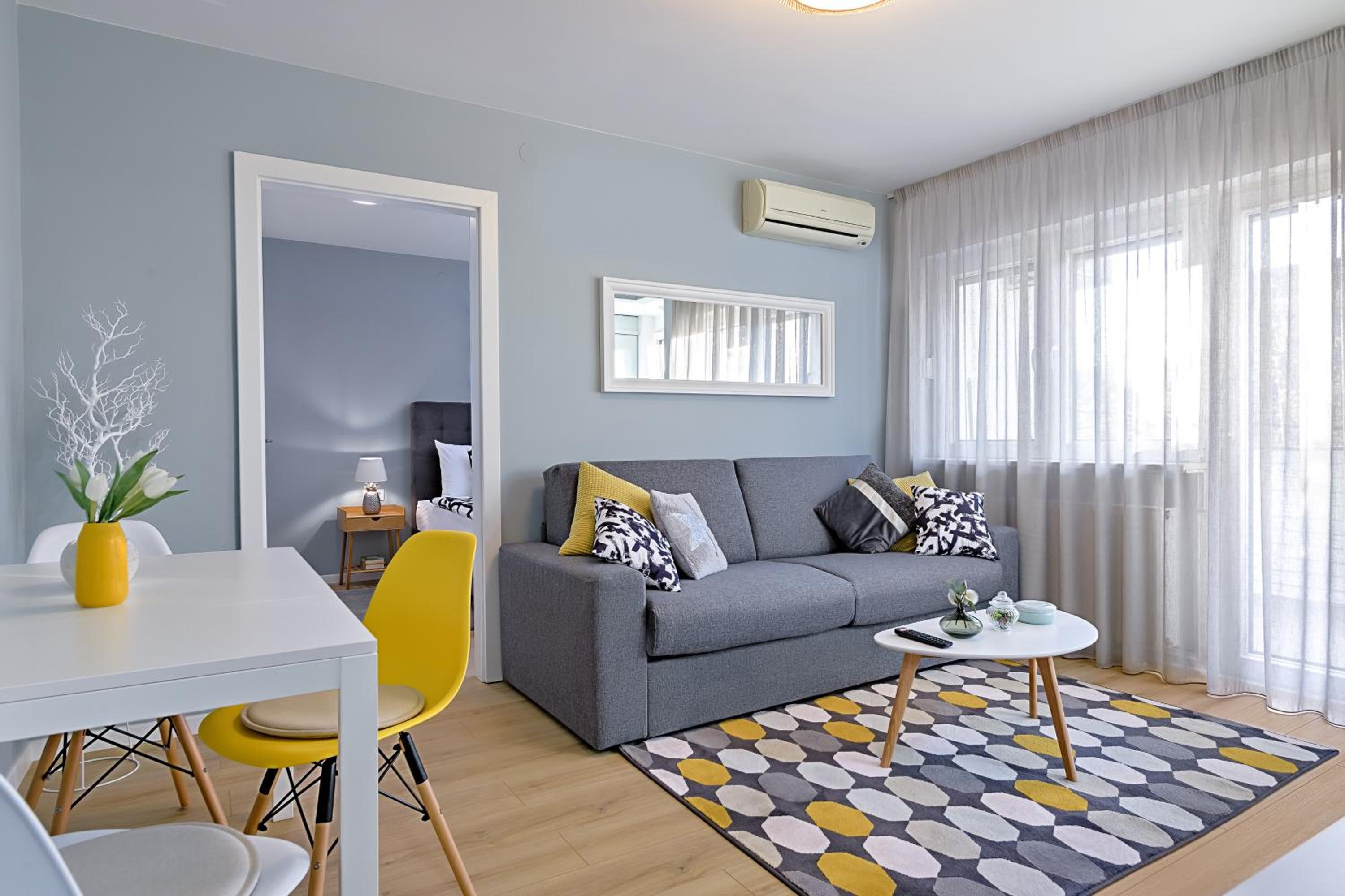 One-Bedroom Apartment