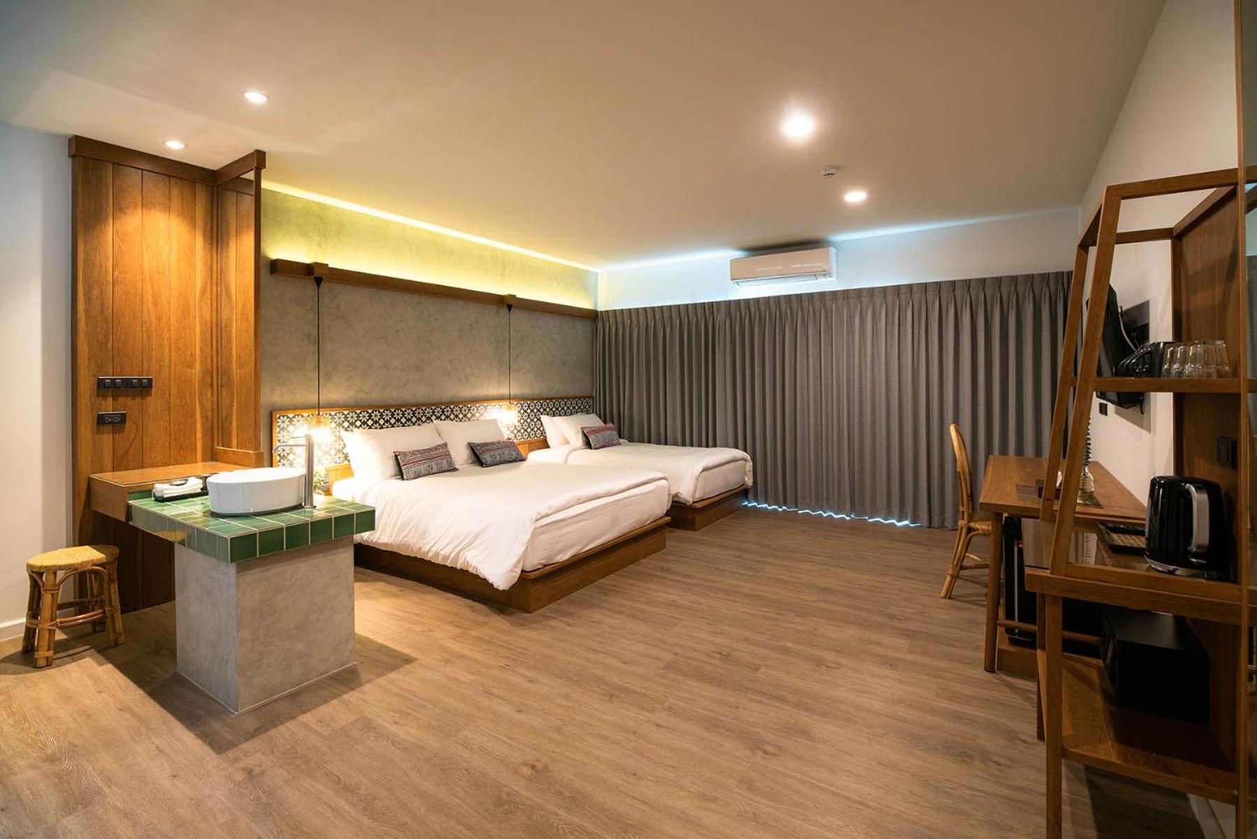 Triple Room