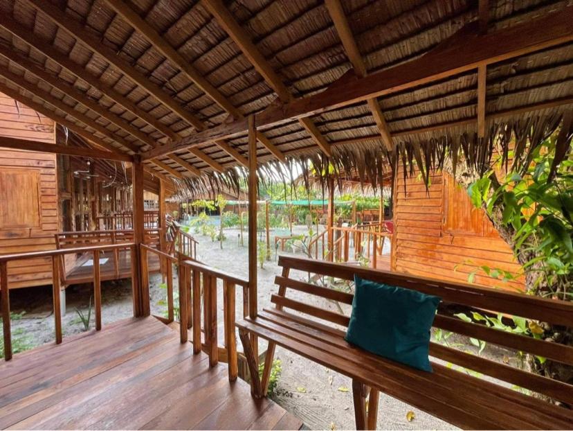 Family Room with Garden View - Photo 17