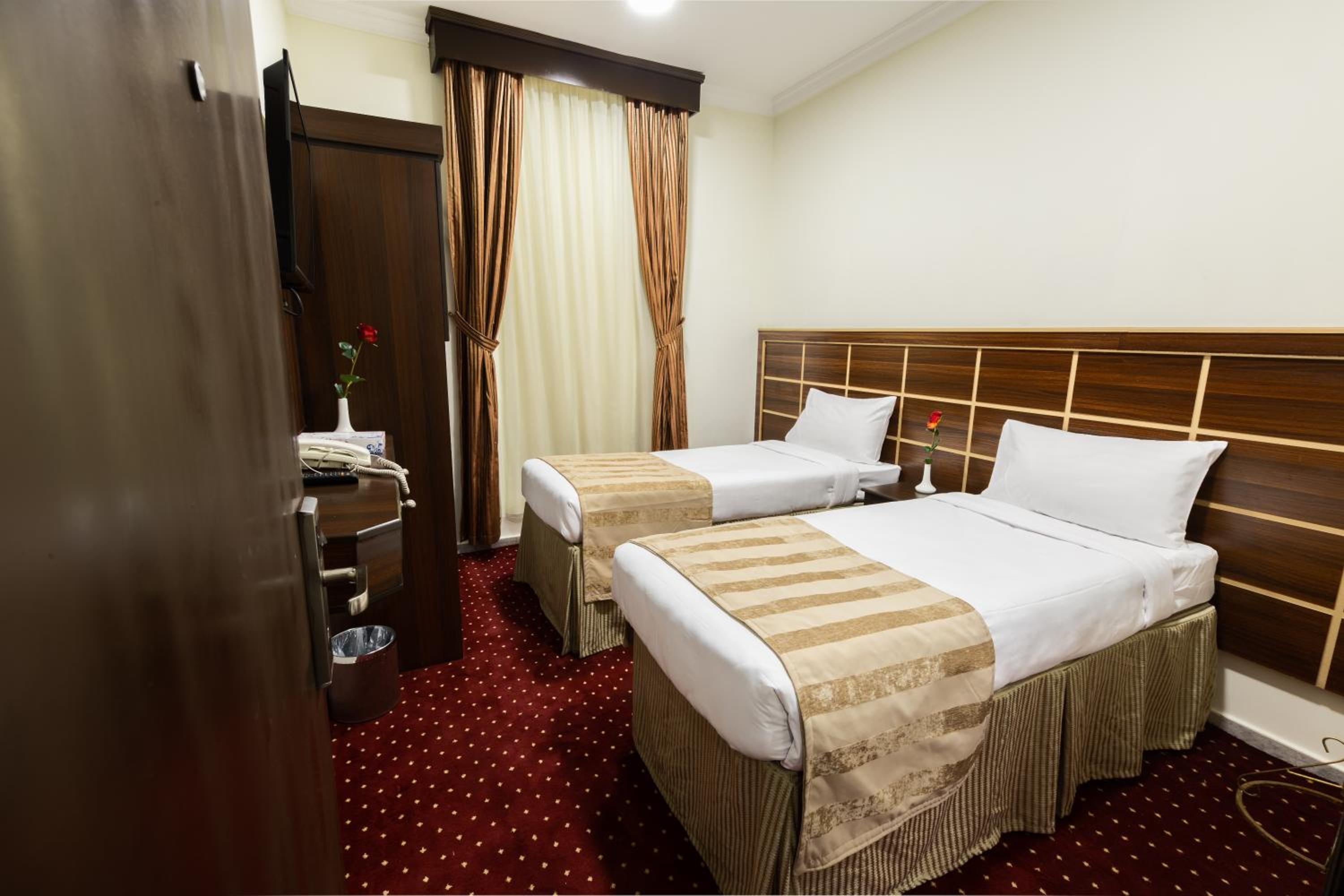 Deluxe Twin Room photo 1