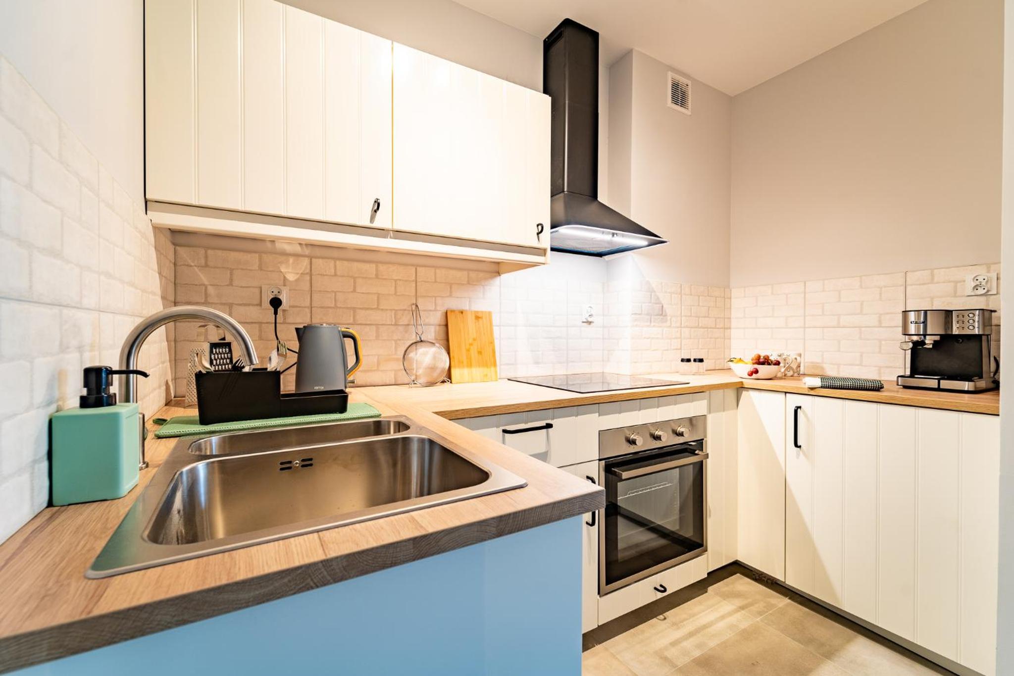 One-Bedroom Apartment - Photo 2