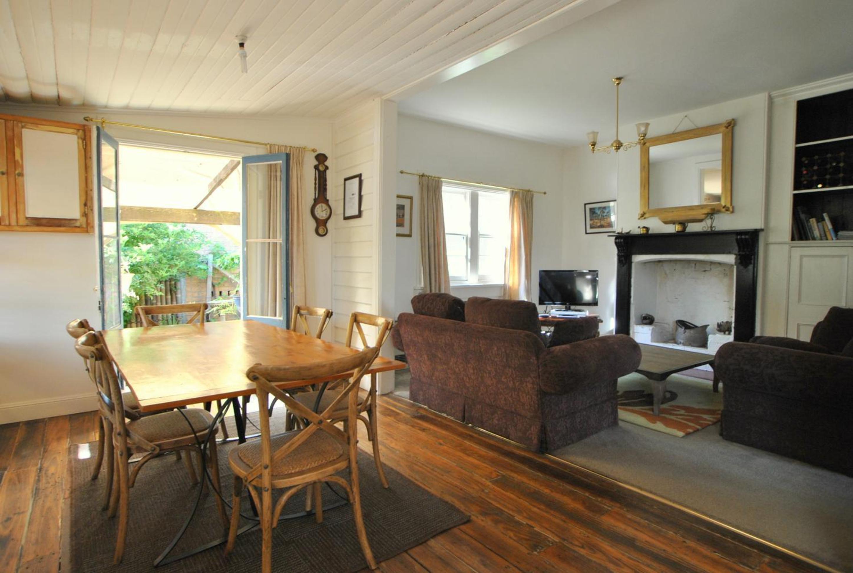 Three-Bedroom Cottage photo 3