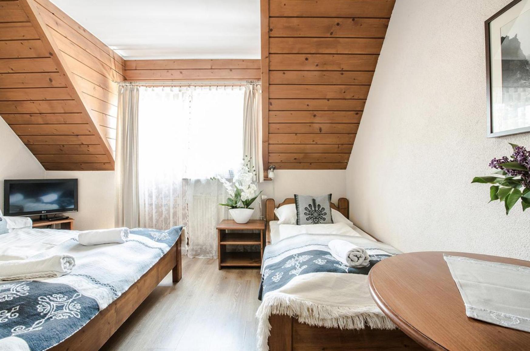 Triple Room with Balcony - Photo 4
