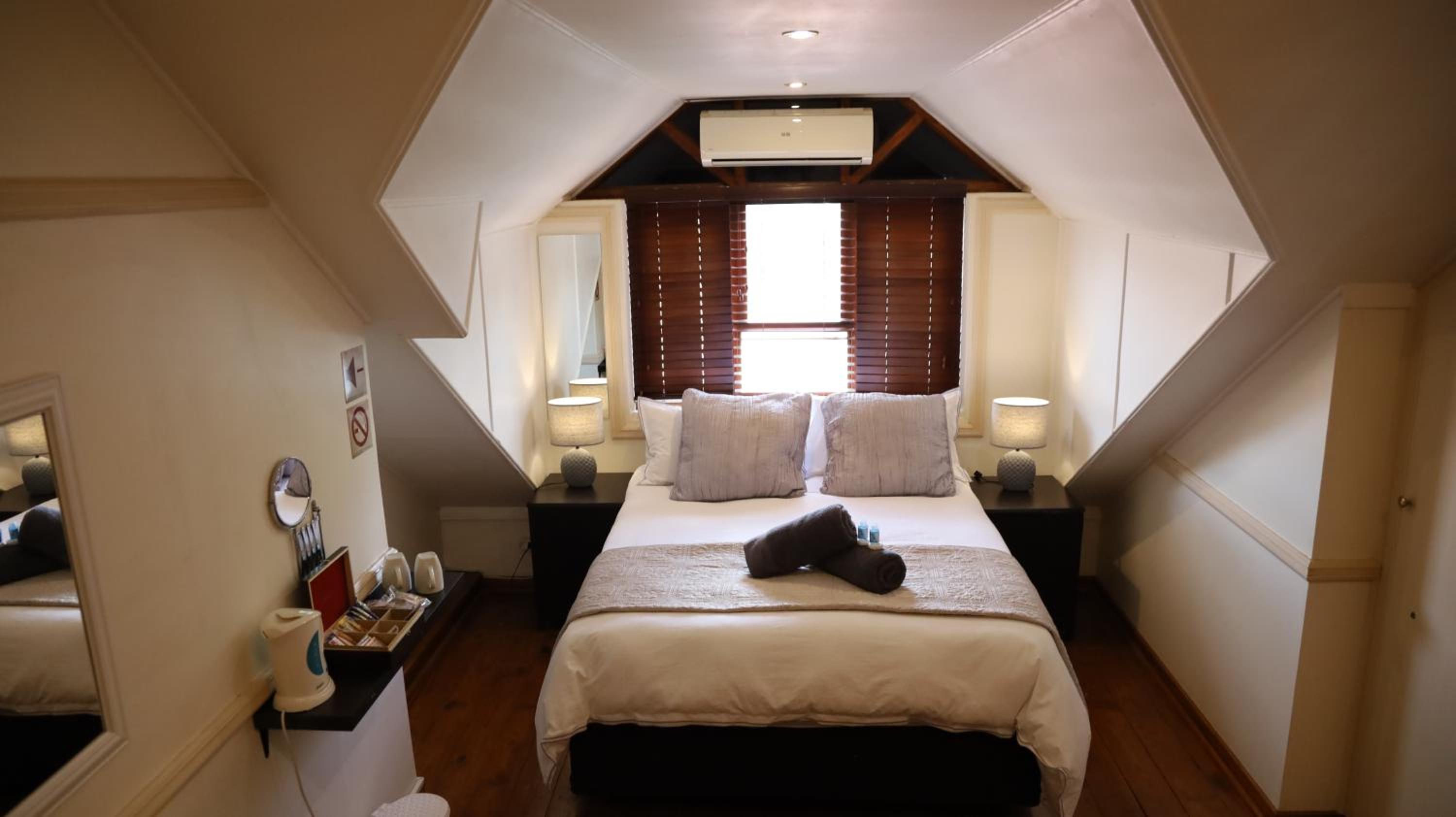 Double Room - Photo 1