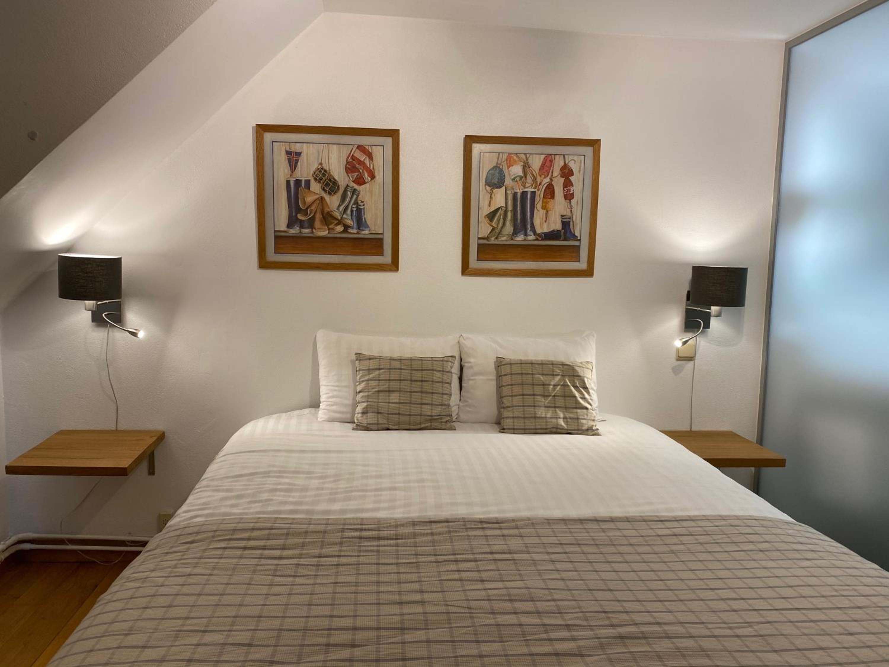 Double Room - Photo 13