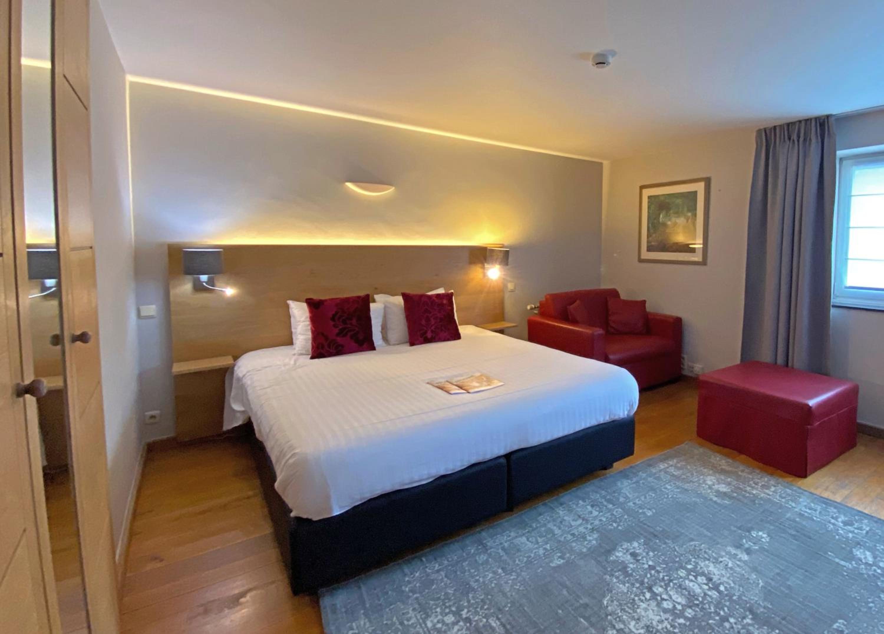 Deluxe Double Room - Photo 9