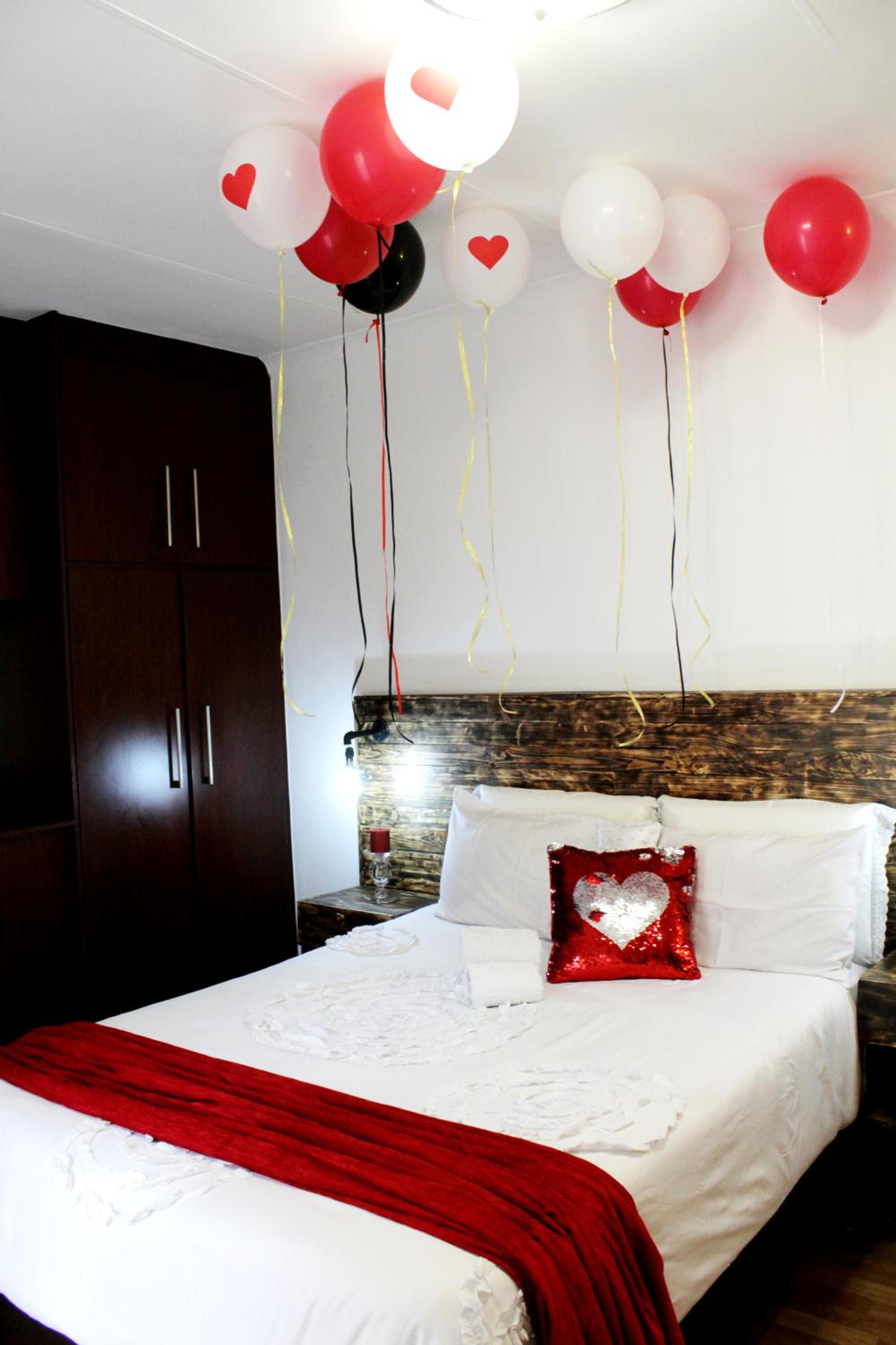 Deluxe Double Room with Shower - Photo 8