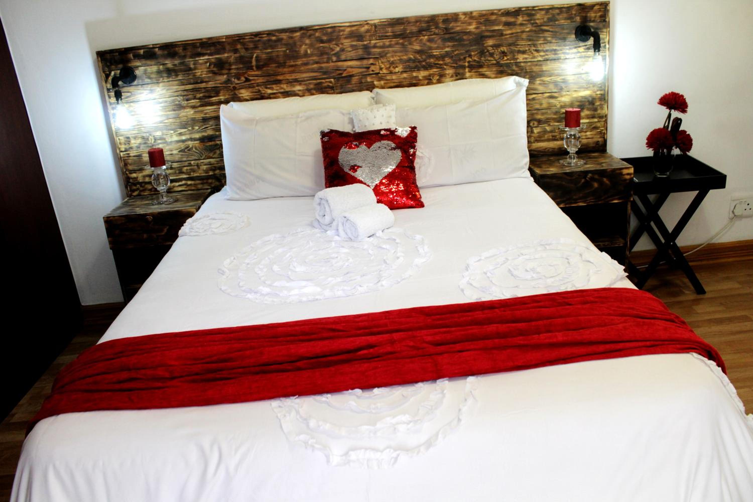 Deluxe Double Room - Photo 23