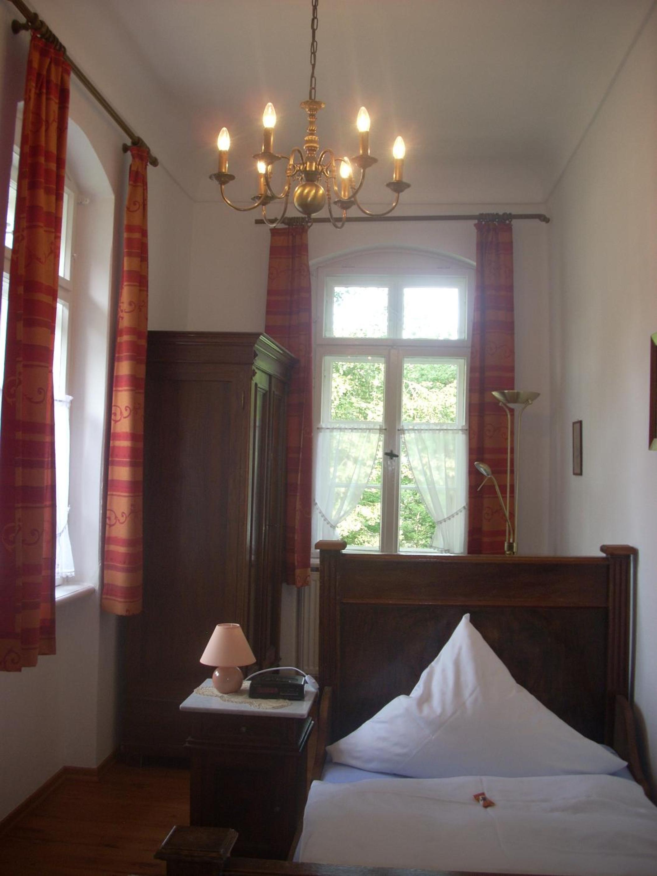 Single Room photo 3
