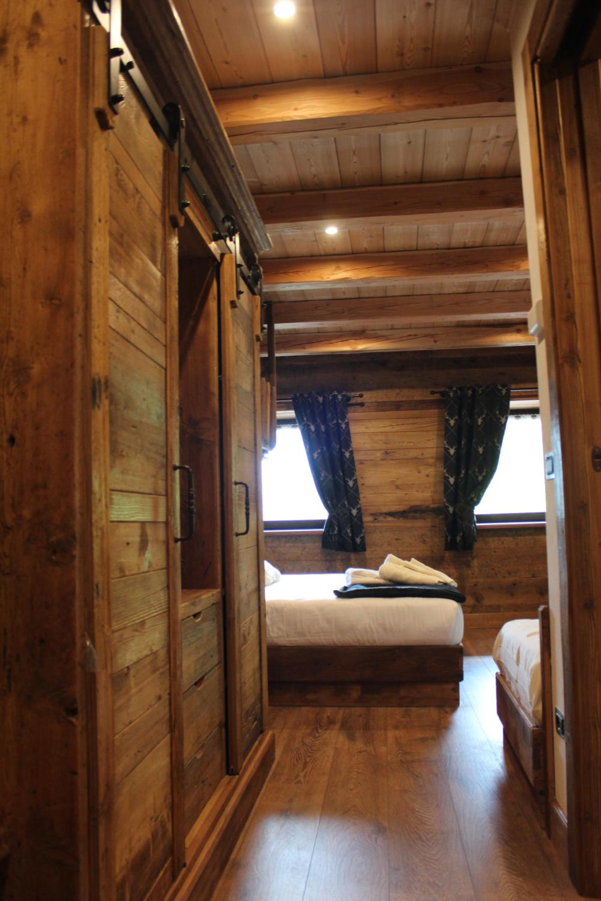 Double Room with Private Bathroom - Photo 2