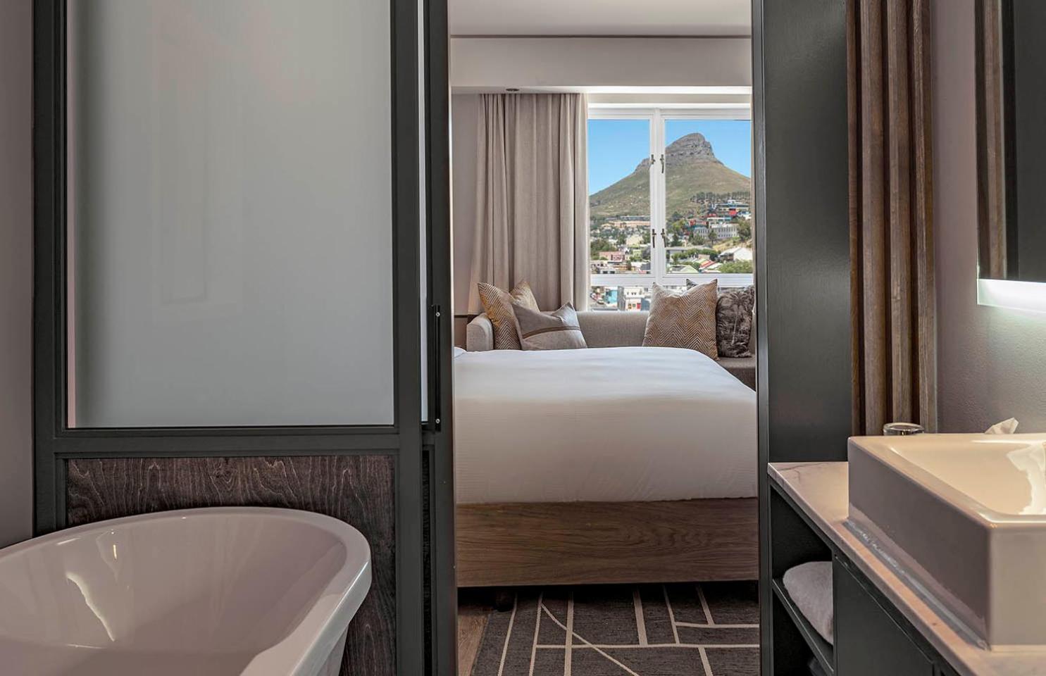 Twin Room - Club Access - Photo 2