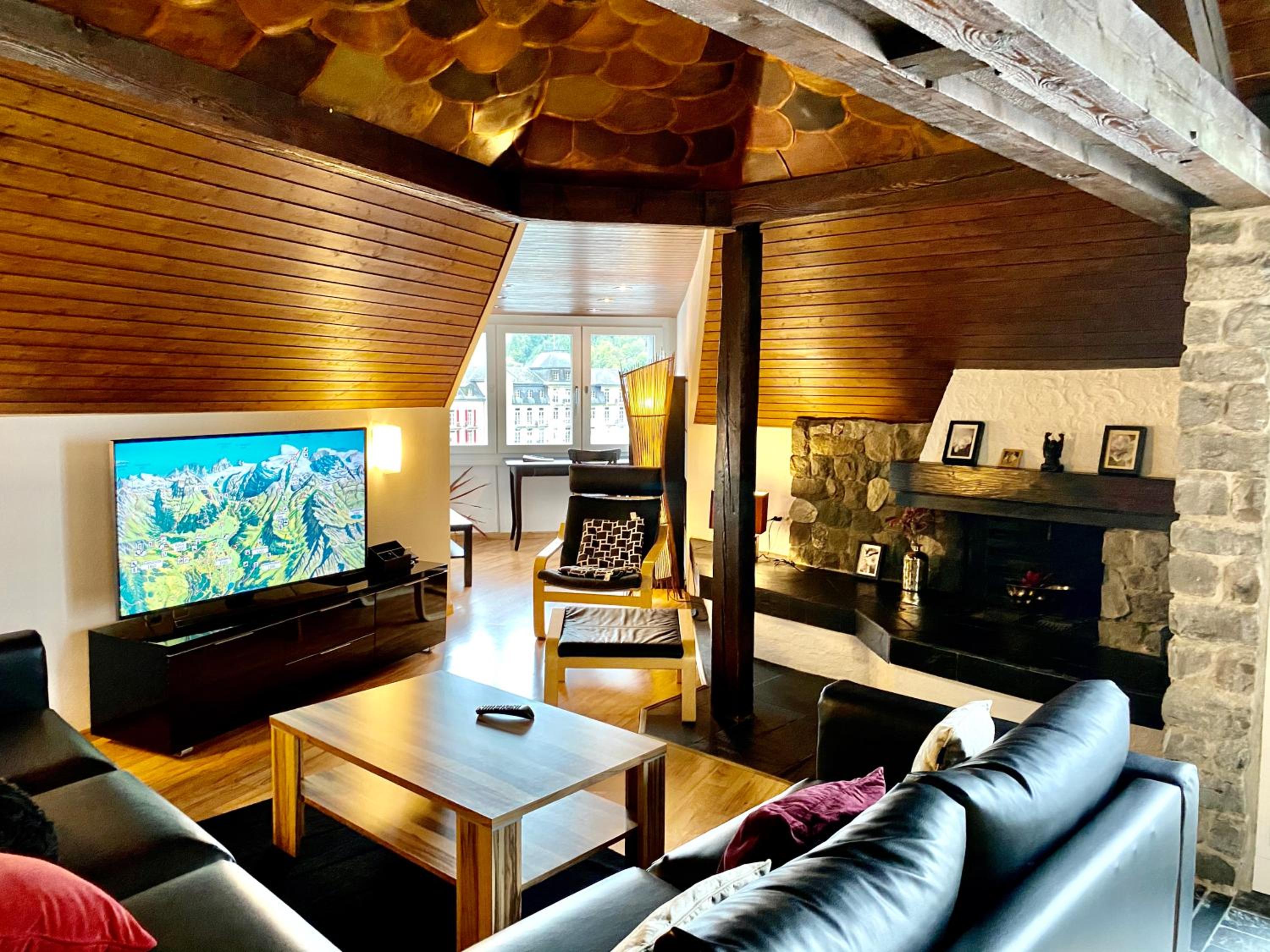 Deluxe Penthouse Suite with Panorama view - Photo 5