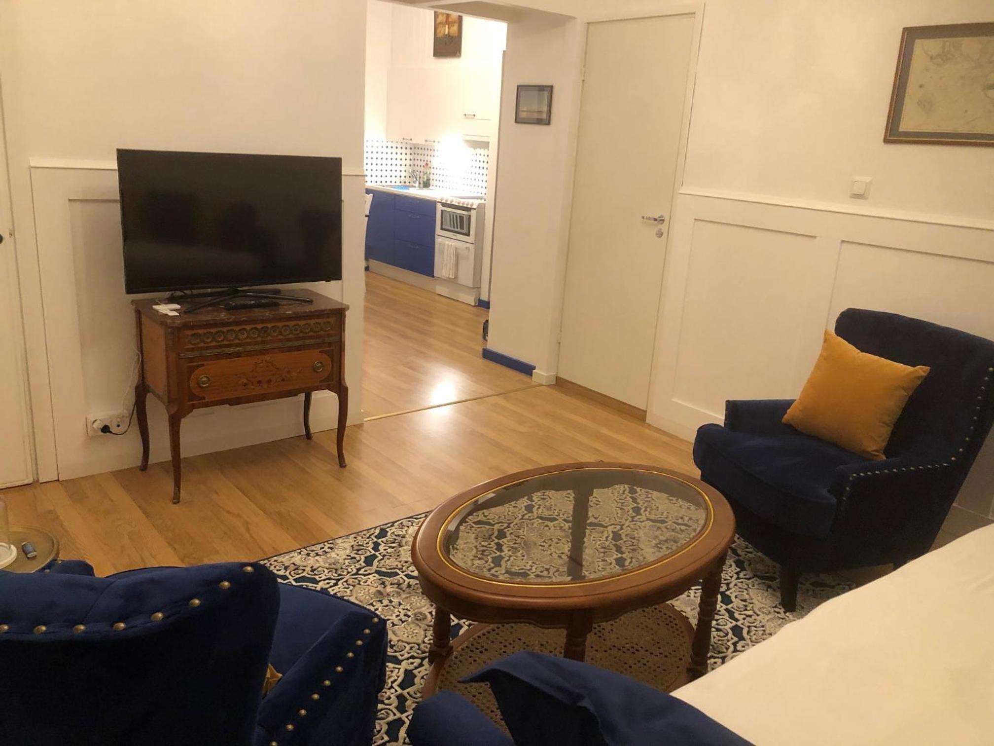 One-Bedroom Apartment photo 1