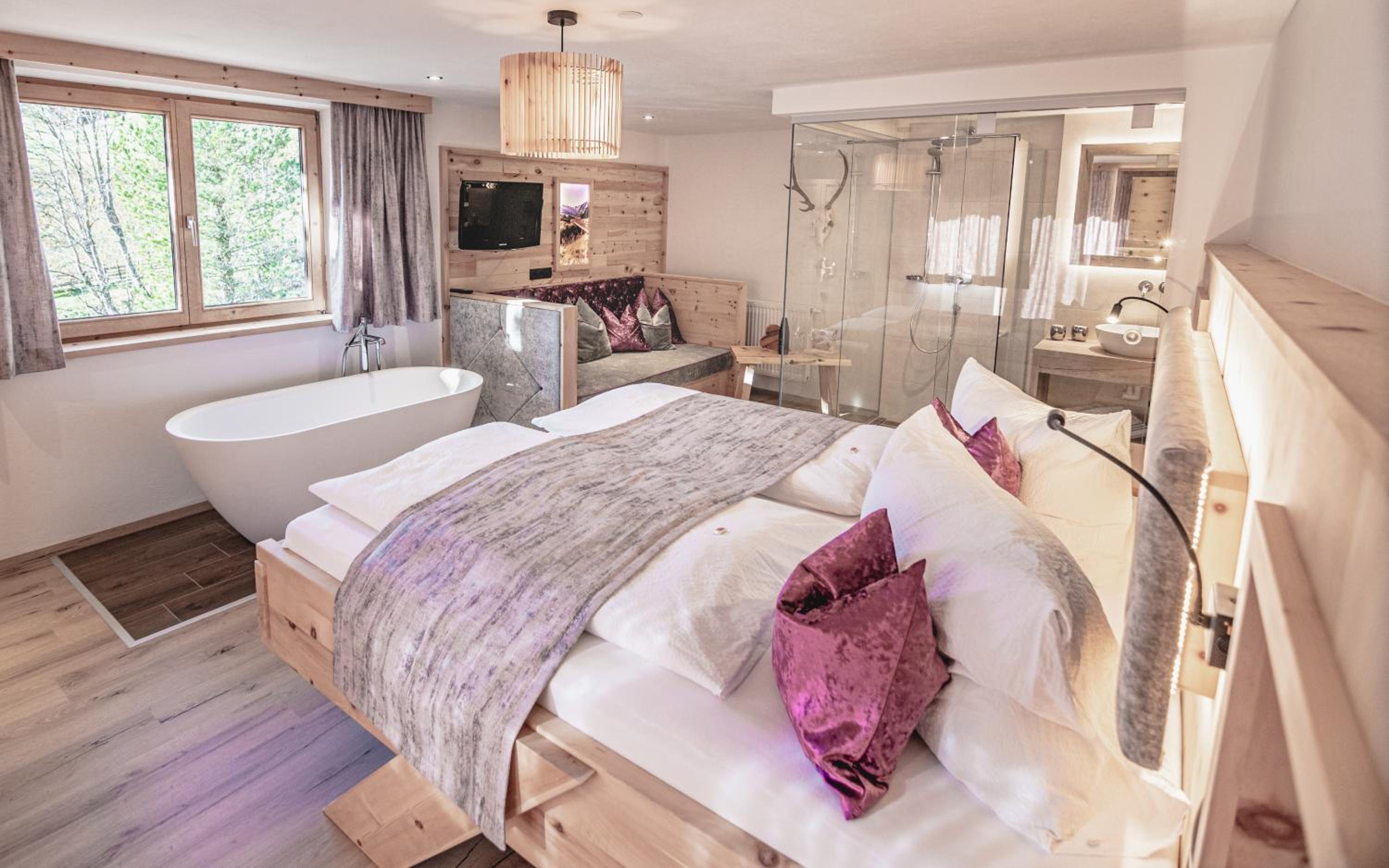 Deluxe Suite photo 1