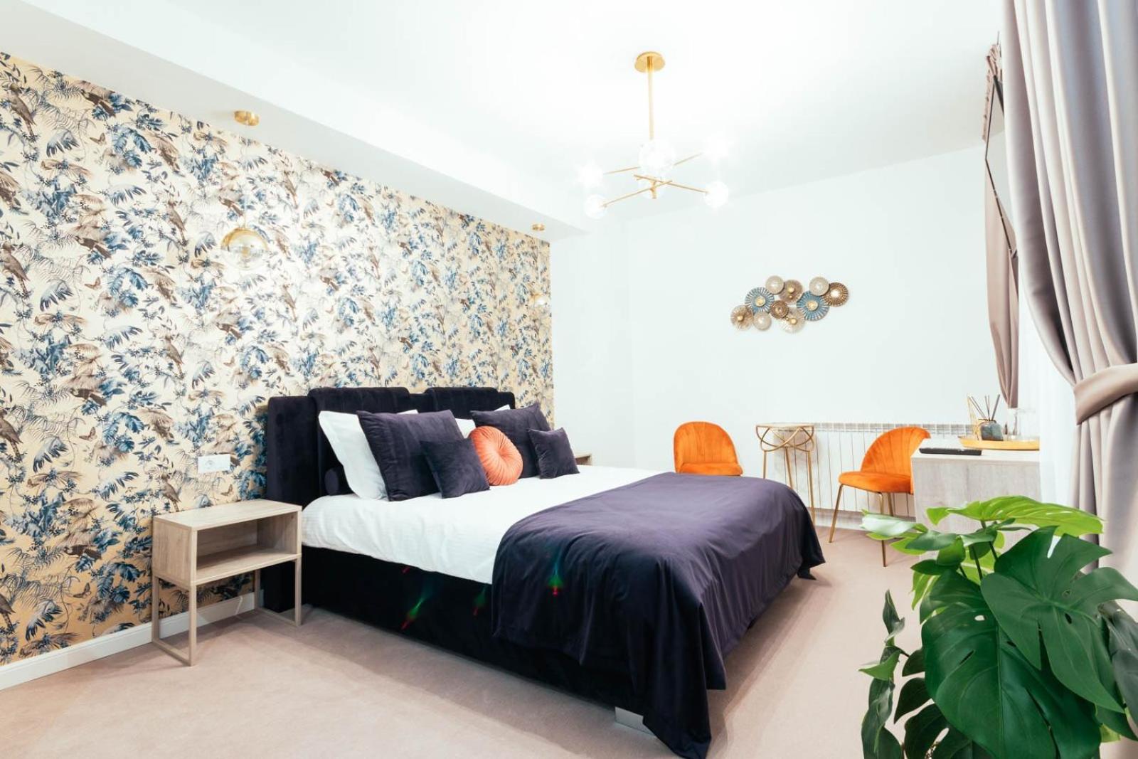 Deluxe Double Room (2 Adults + 1 Child) - Photo 4