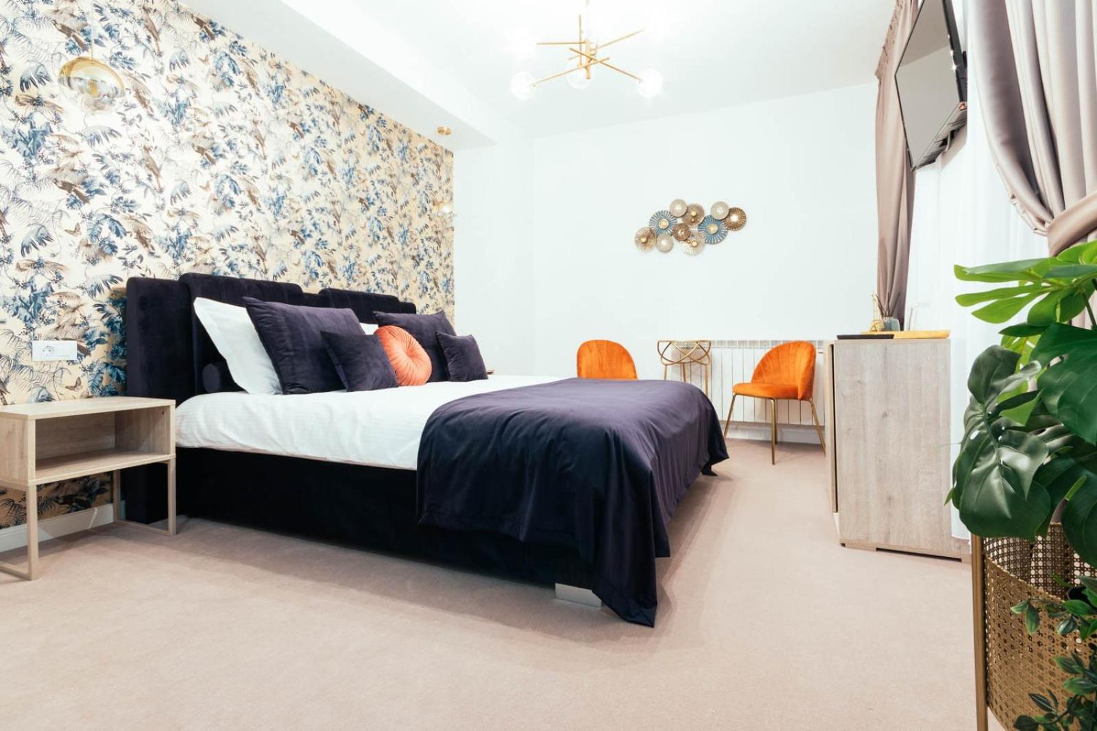 Deluxe Double Room (2 Adults + 1 Child) - Photo 5