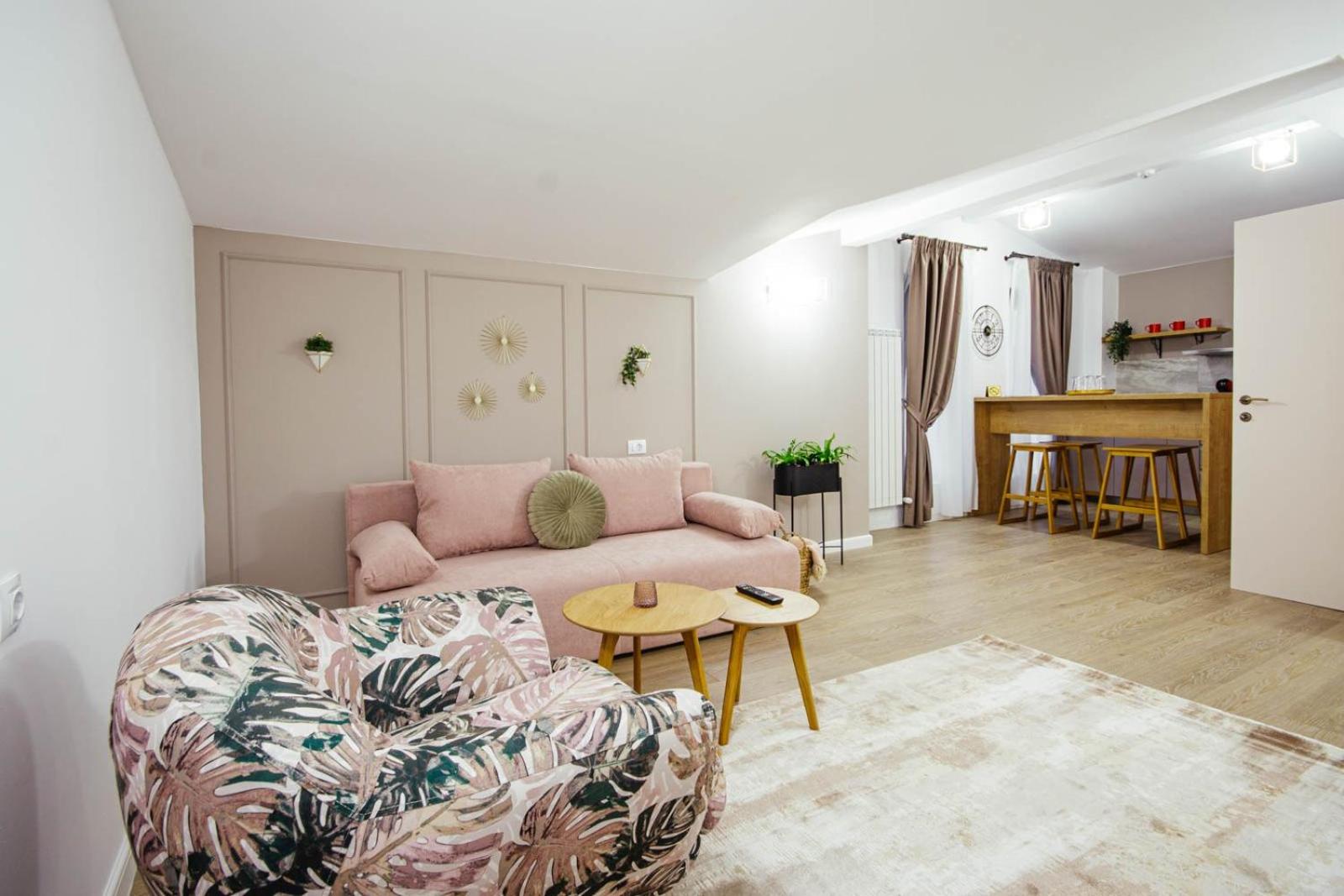 One-Bedroom Apartment - Photo 6