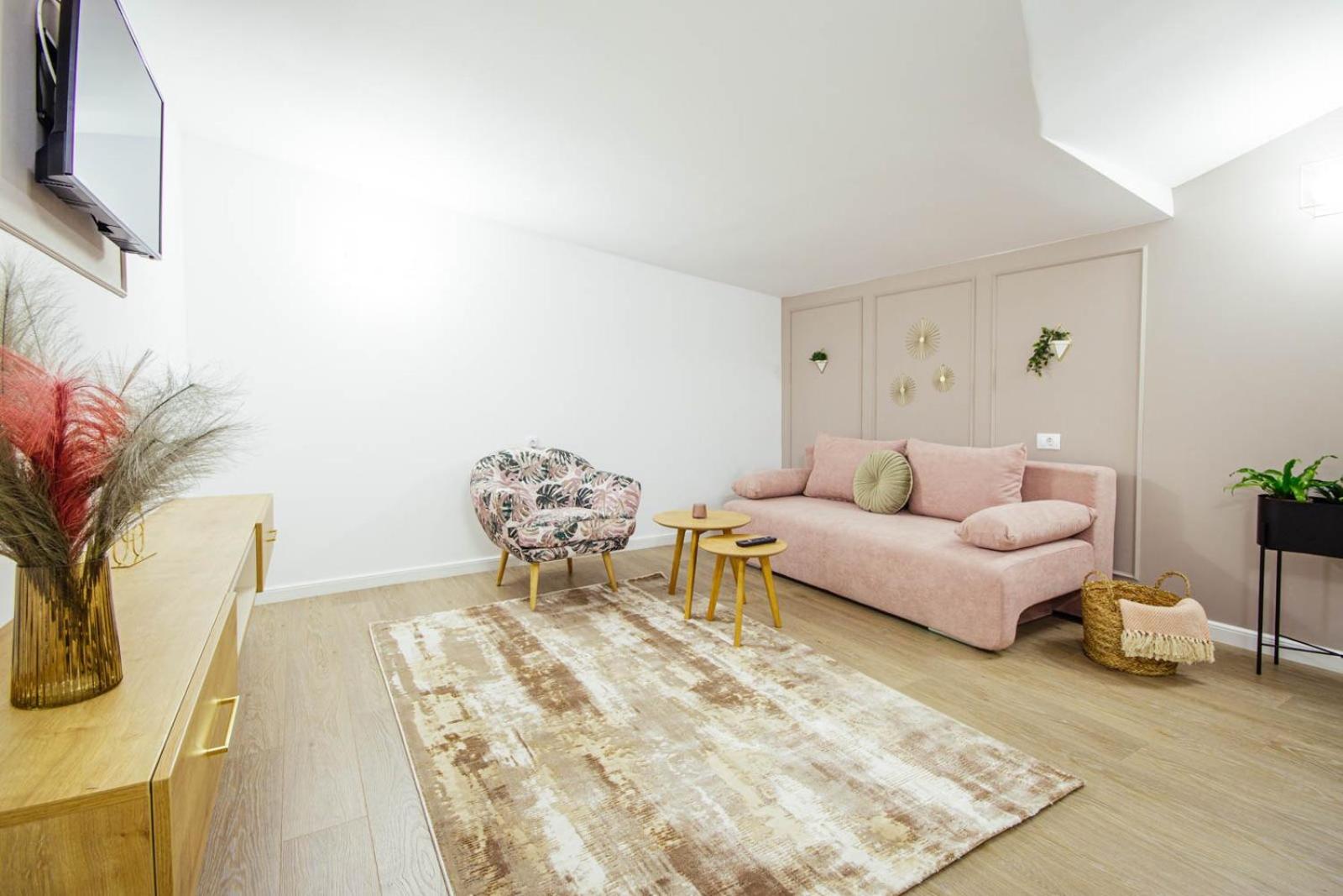 One-Bedroom Apartment - Photo 7
