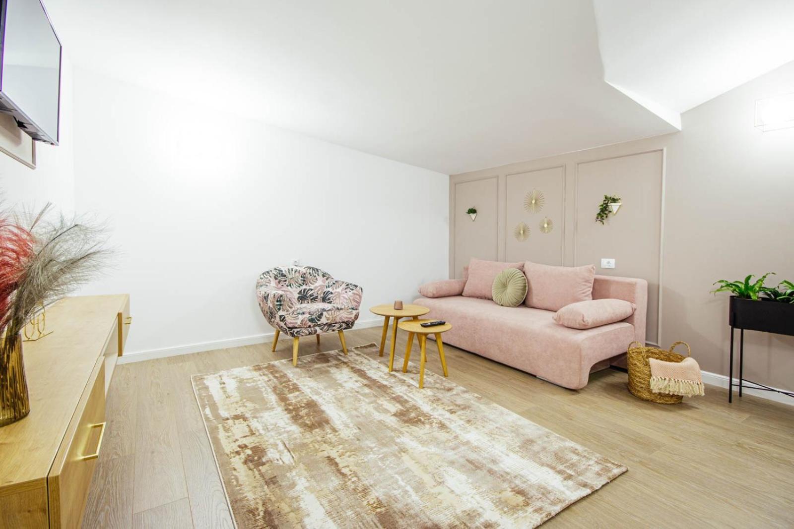 One-Bedroom Apartment - Photo 9