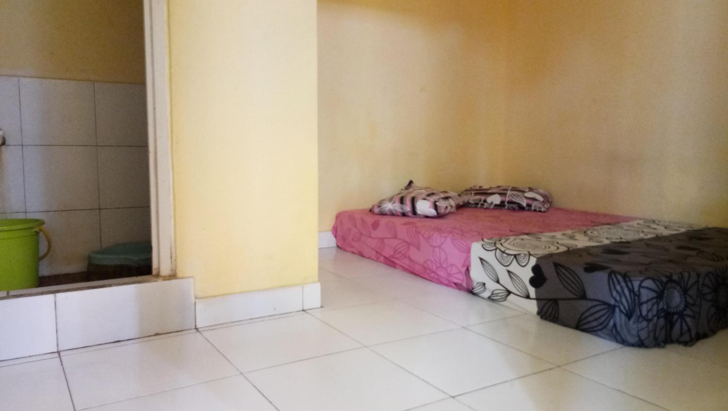 Economy Twin Room - Photo 1