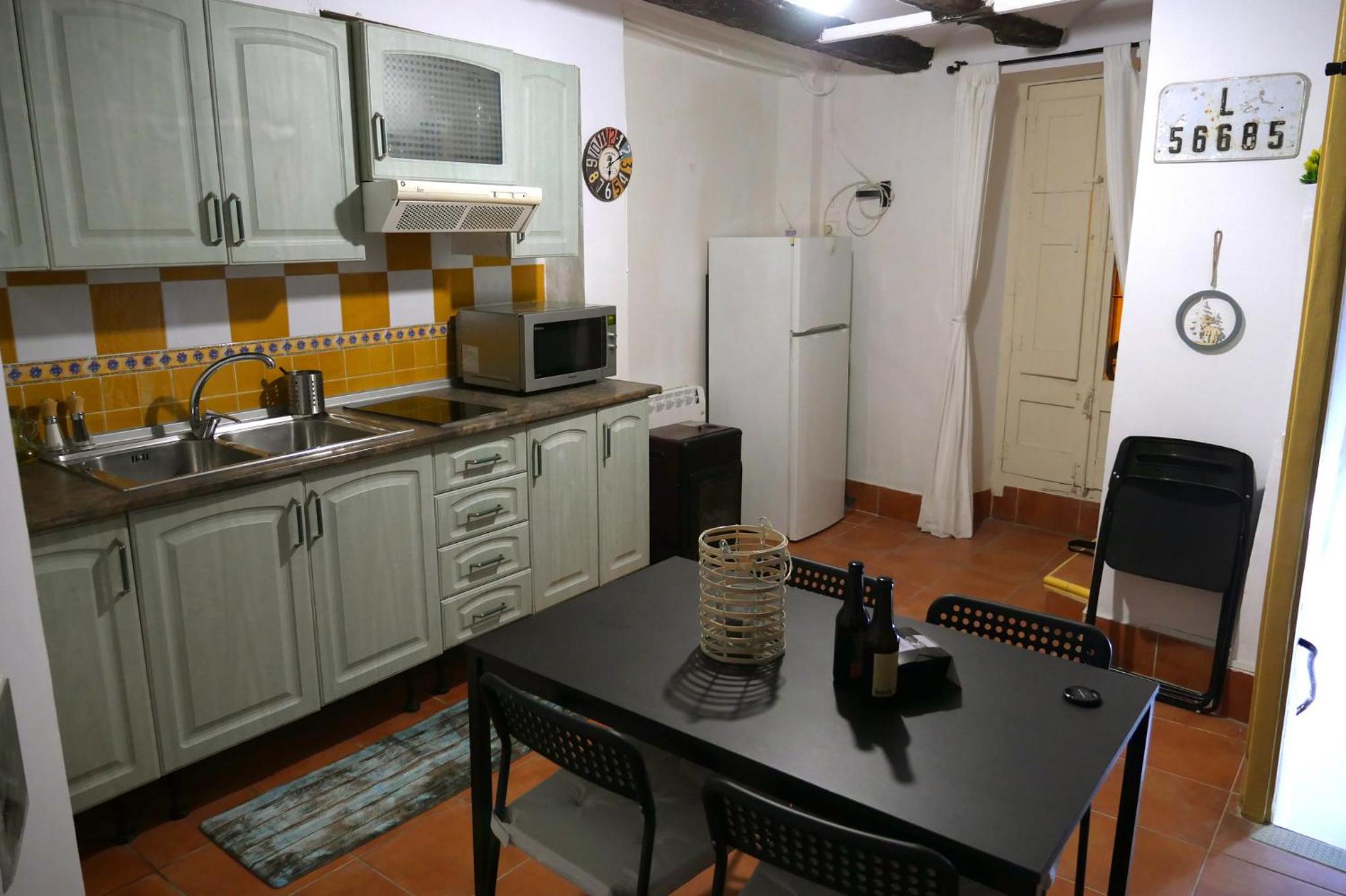 Two-Bedroom House - Photo 22