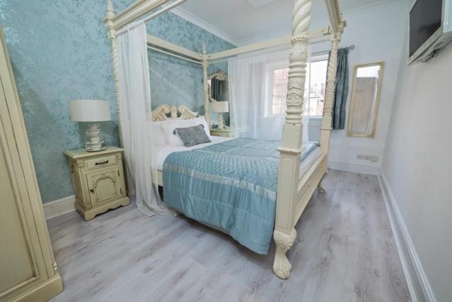 Luxury Double Room With Jacuzzi Bath - Photo 35